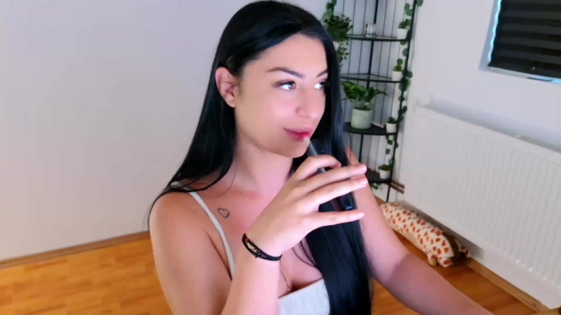 Gallery image thumbnail from Amystique's myfreecams stream on, 09/09/2026, 09:43 image 12 of 20