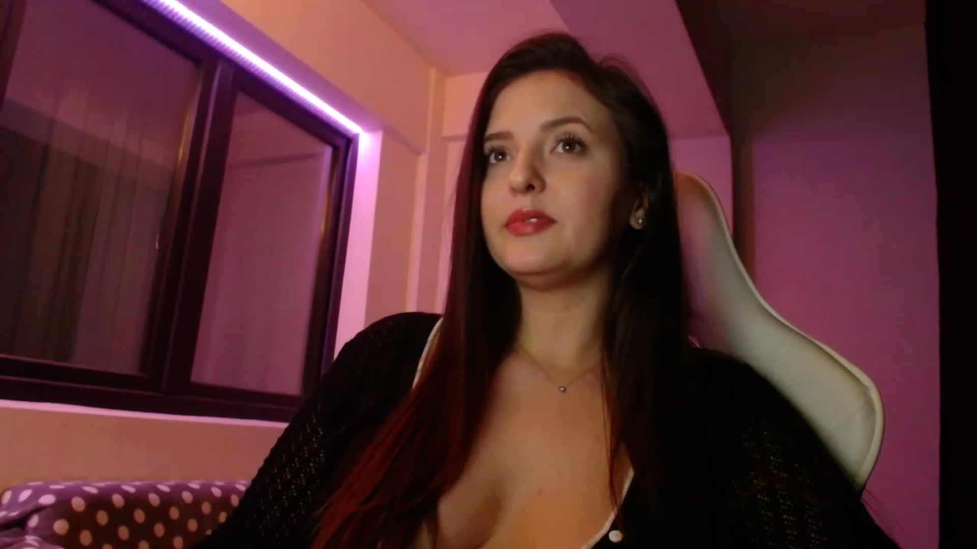 Gallery image thumbnail from AnAzingEricka's myfreecams stream on, 12/05/2022, 07:31 image 6 of 20