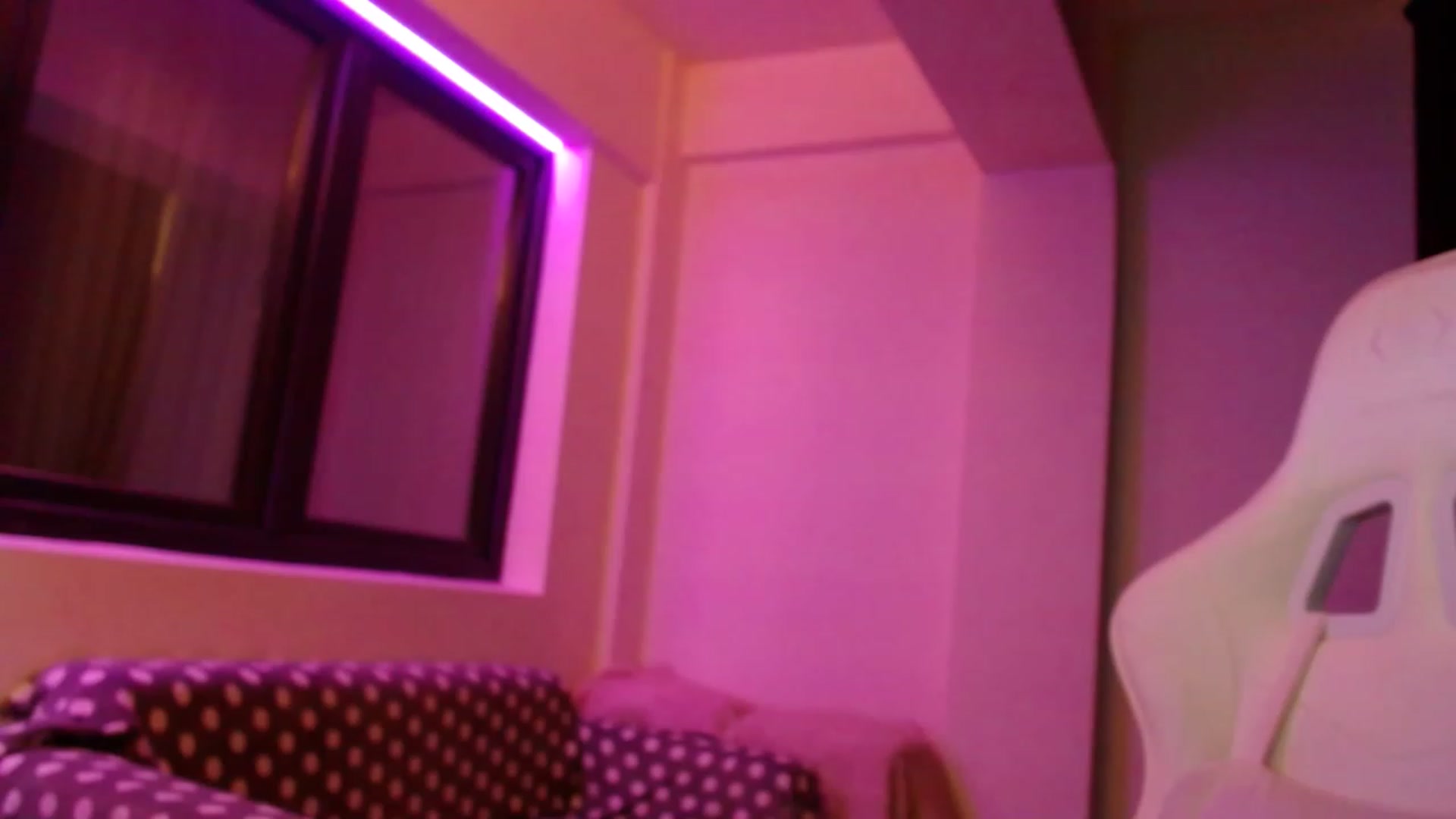 Gallery image thumbnail from AnAzingEricka's myfreecams stream on, 12/12/2022, 07:08 image 18 of 20