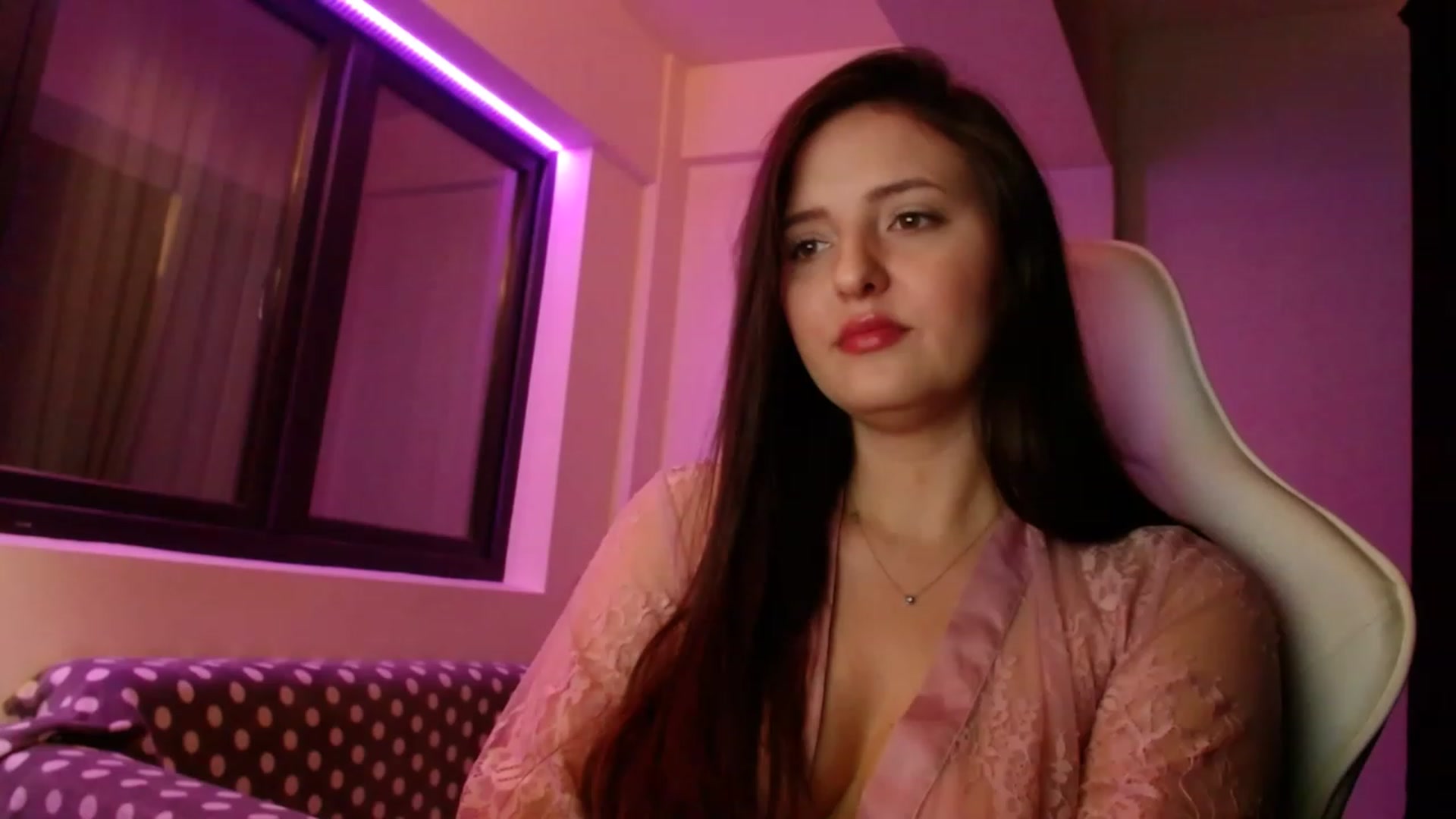 Gallery image thumbnail from AnAzingEricka's myfreecams stream on, 12/12/2022, 07:08 image 10 of 20