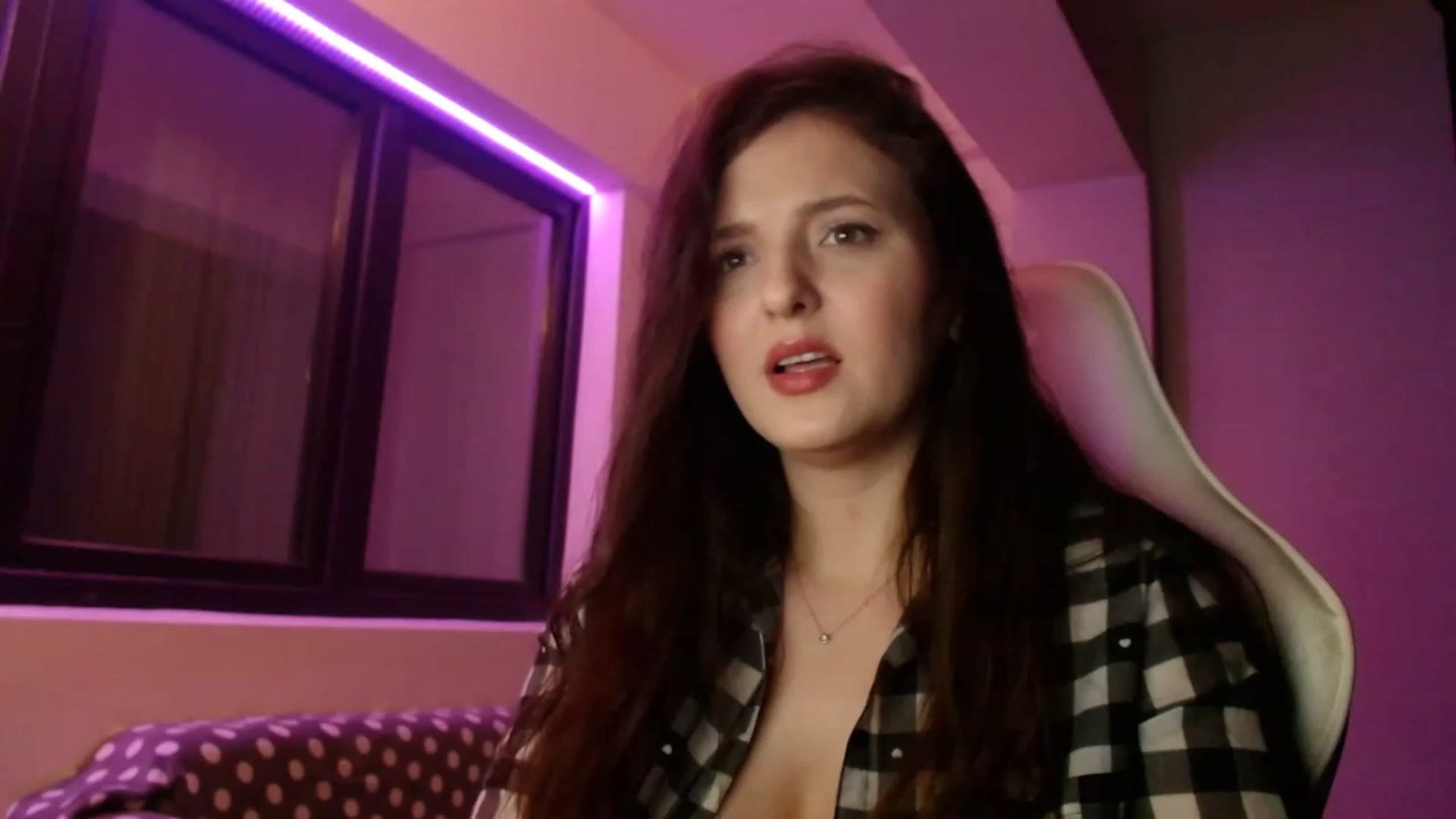 Gallery image thumbnail from AnAzingEricka's myfreecams stream on, 12/19/2022, 07:47 image 20 of 20