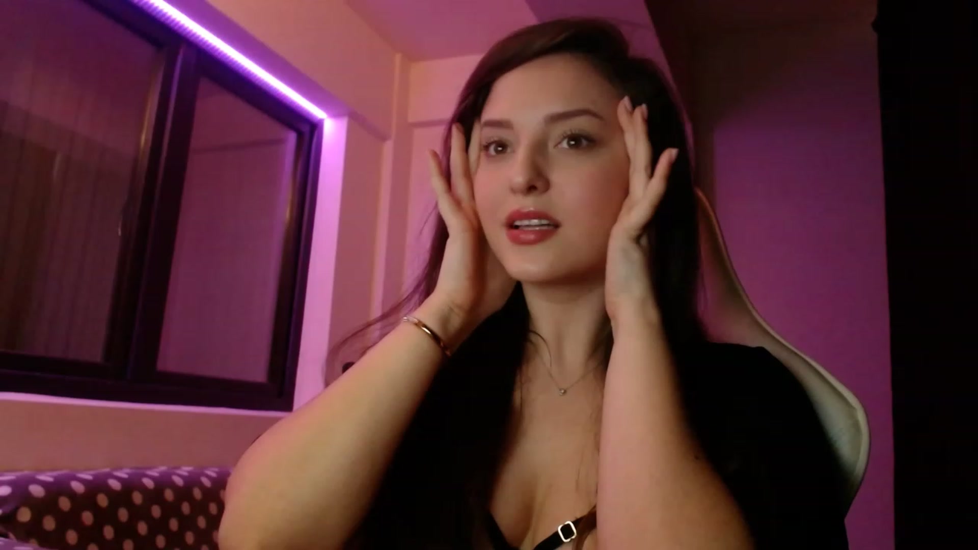 Gallery image thumbnail from AnAzingEricka's myfreecams stream on, 02/12/2023, 08:42 image 7 of 20
