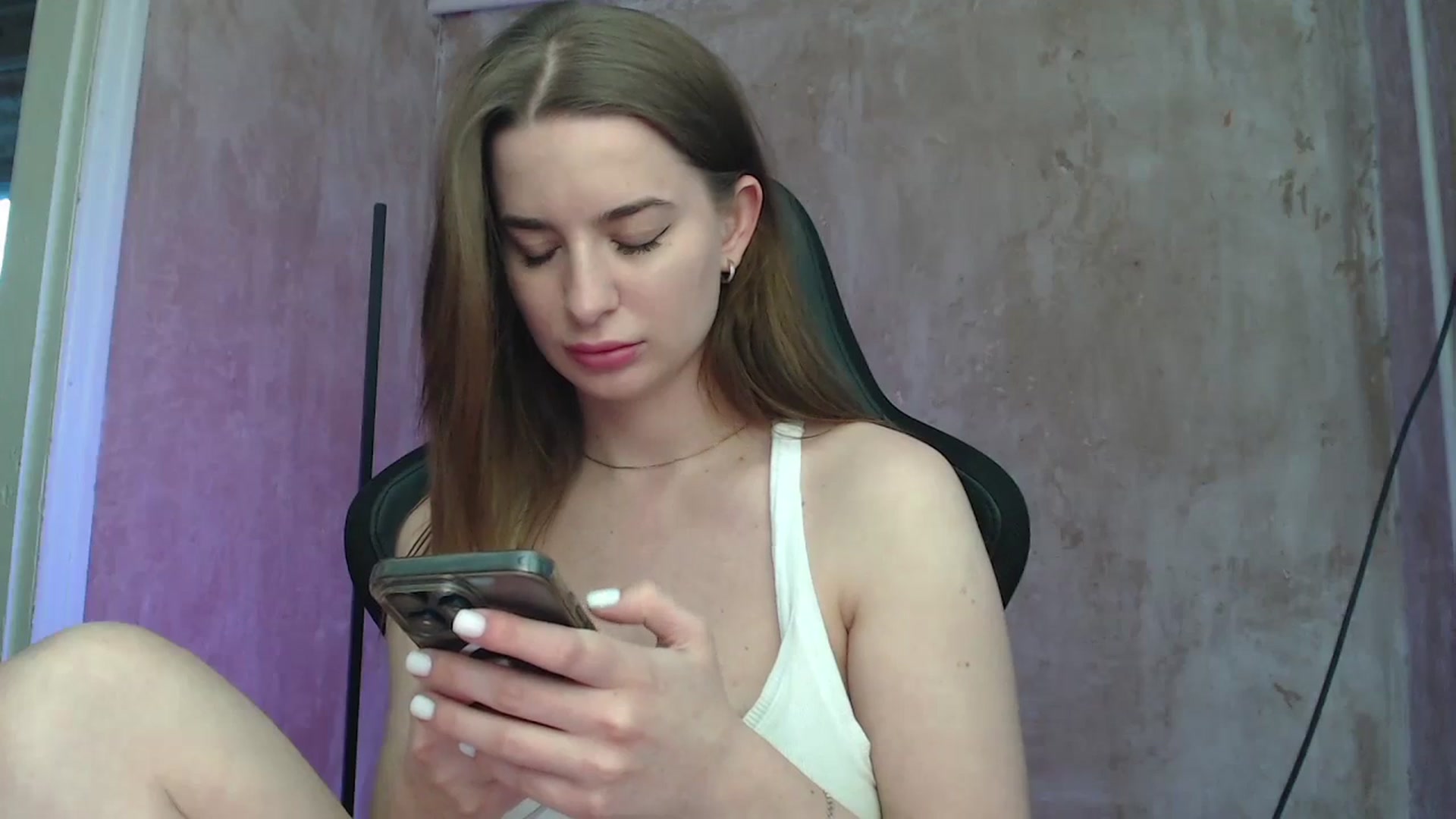 Gallery image thumbnail from AnBasset's myfreecams stream on, 04/18/2024, 16:44 image 2 of 20