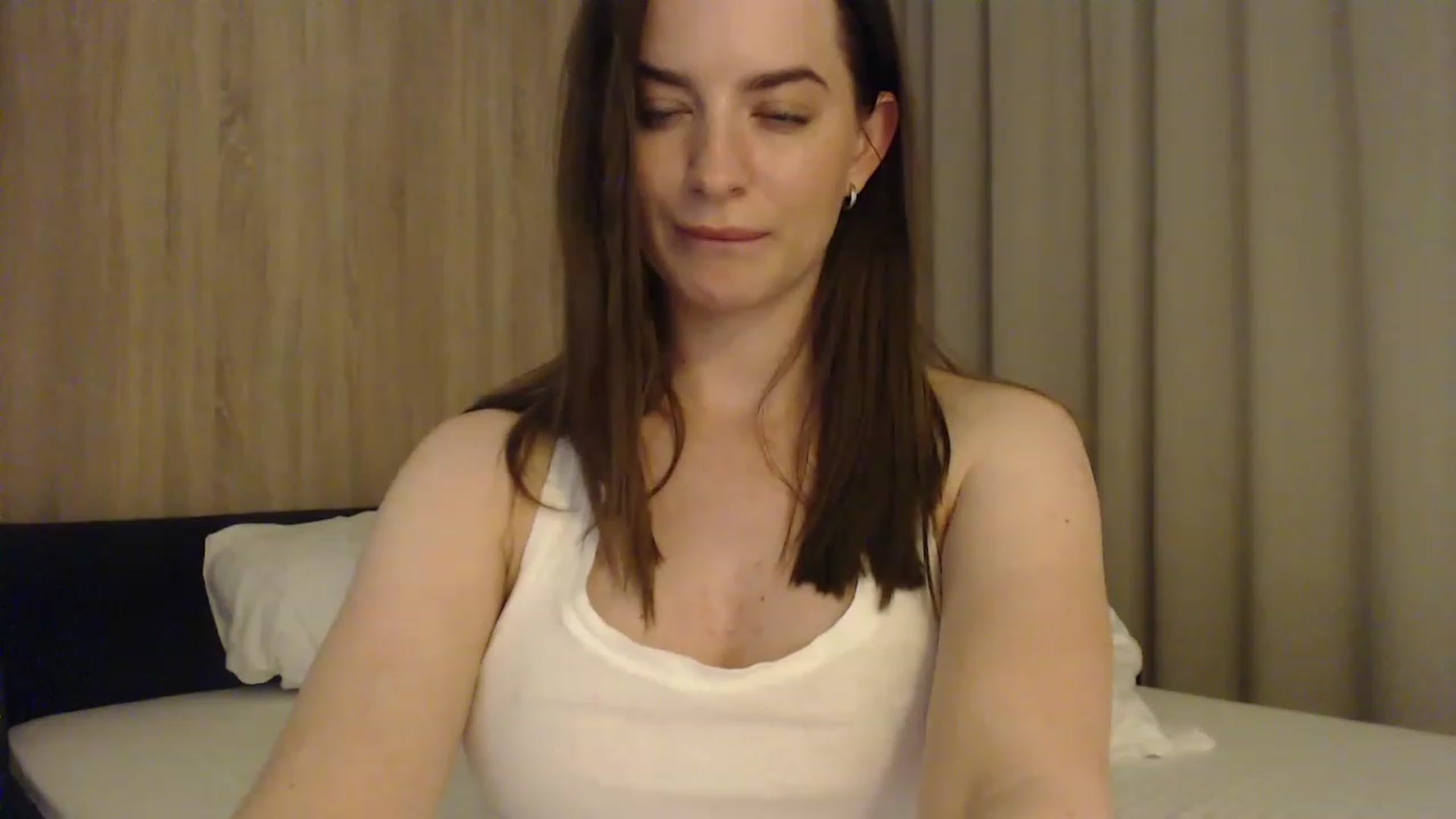 Gallery image thumbnail from An_Basset's myfreecams stream on, 06/06/2023, 21:09 image 18 of 20