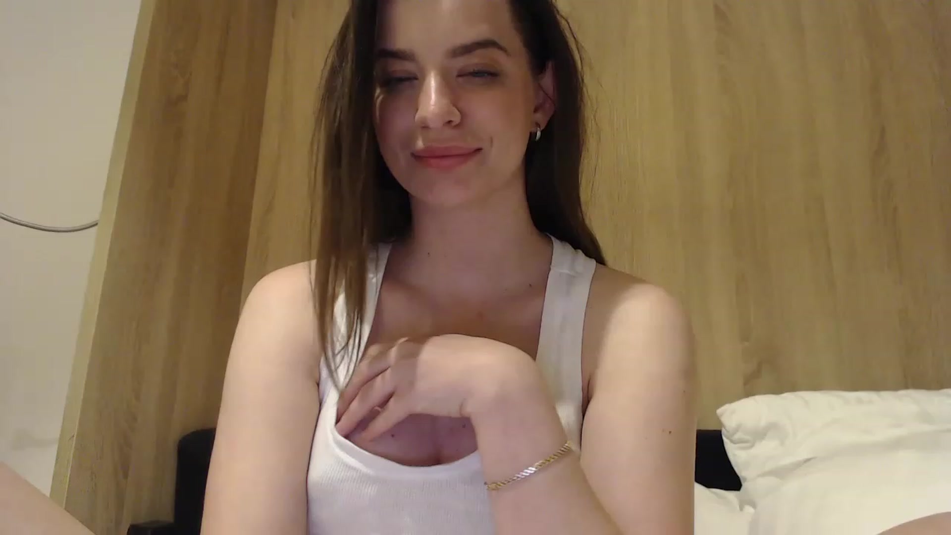 Gallery image thumbnail from An_Basset's myfreecams stream on, 06/06/2023, 21:09 image 11 of 20