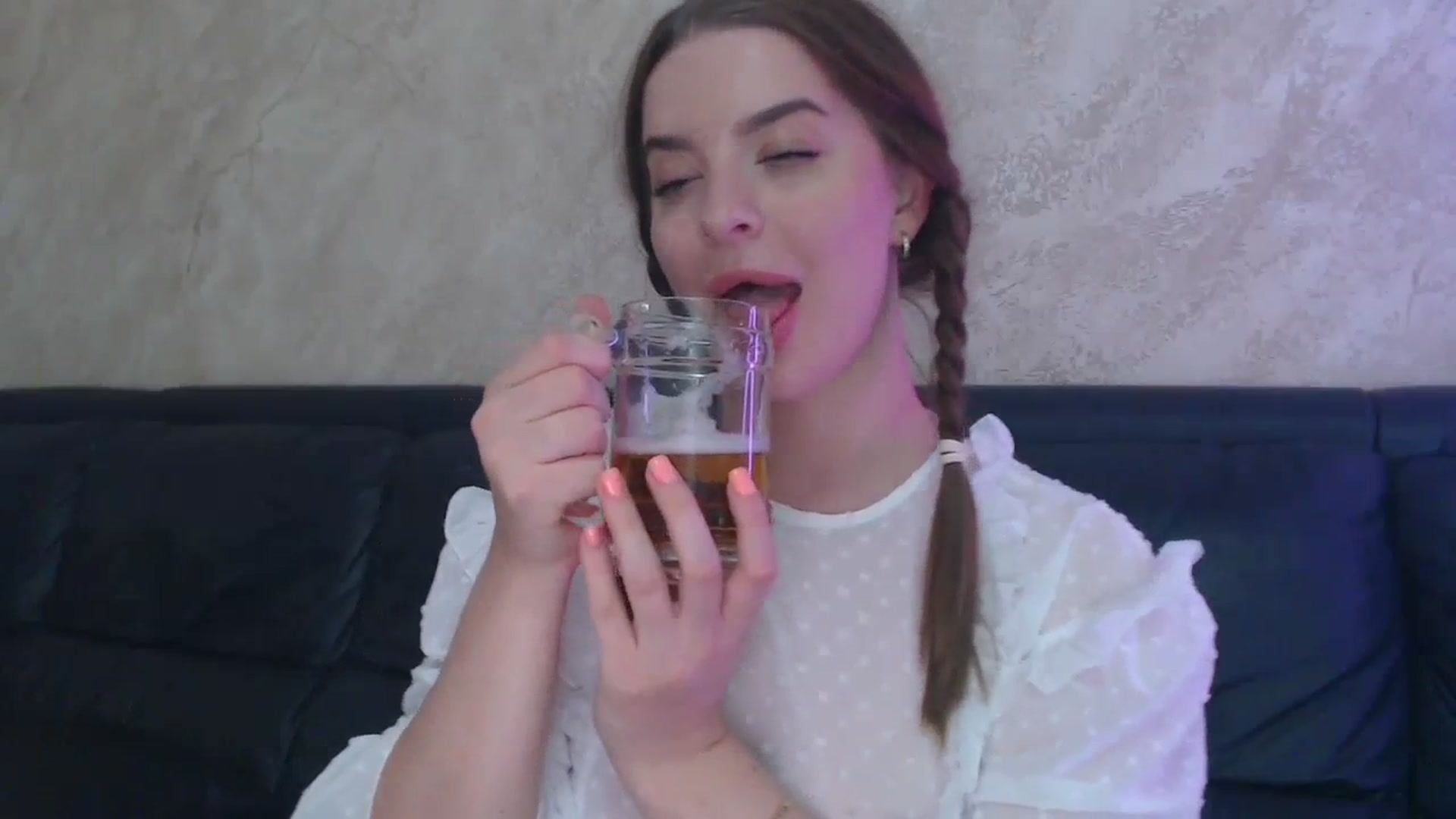 Gallery image thumbnail from An_Basset's myfreecams stream on, 09/30/2023, 23:24 image 16 of 20