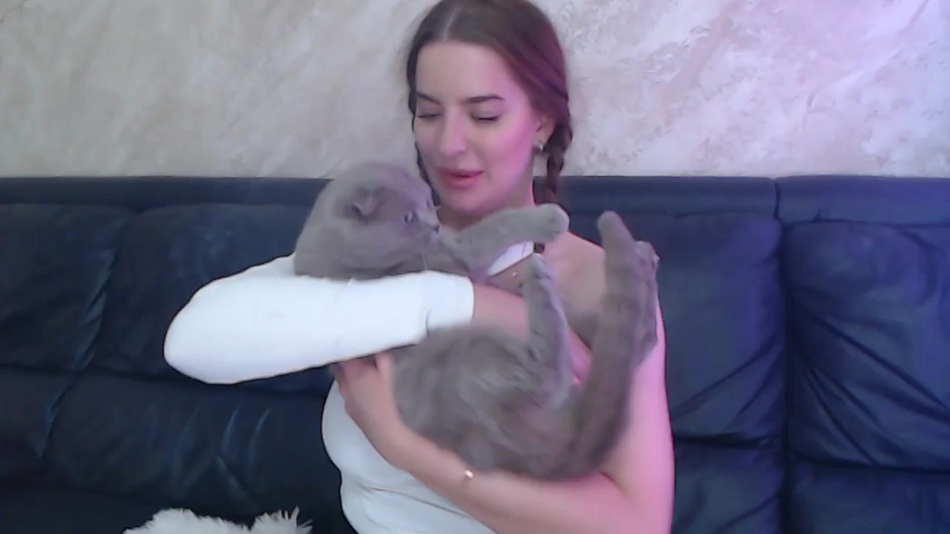 Gallery image thumbnail from An_Basset's myfreecams stream on, 10/01/2023, 24:26 image 16 of 20