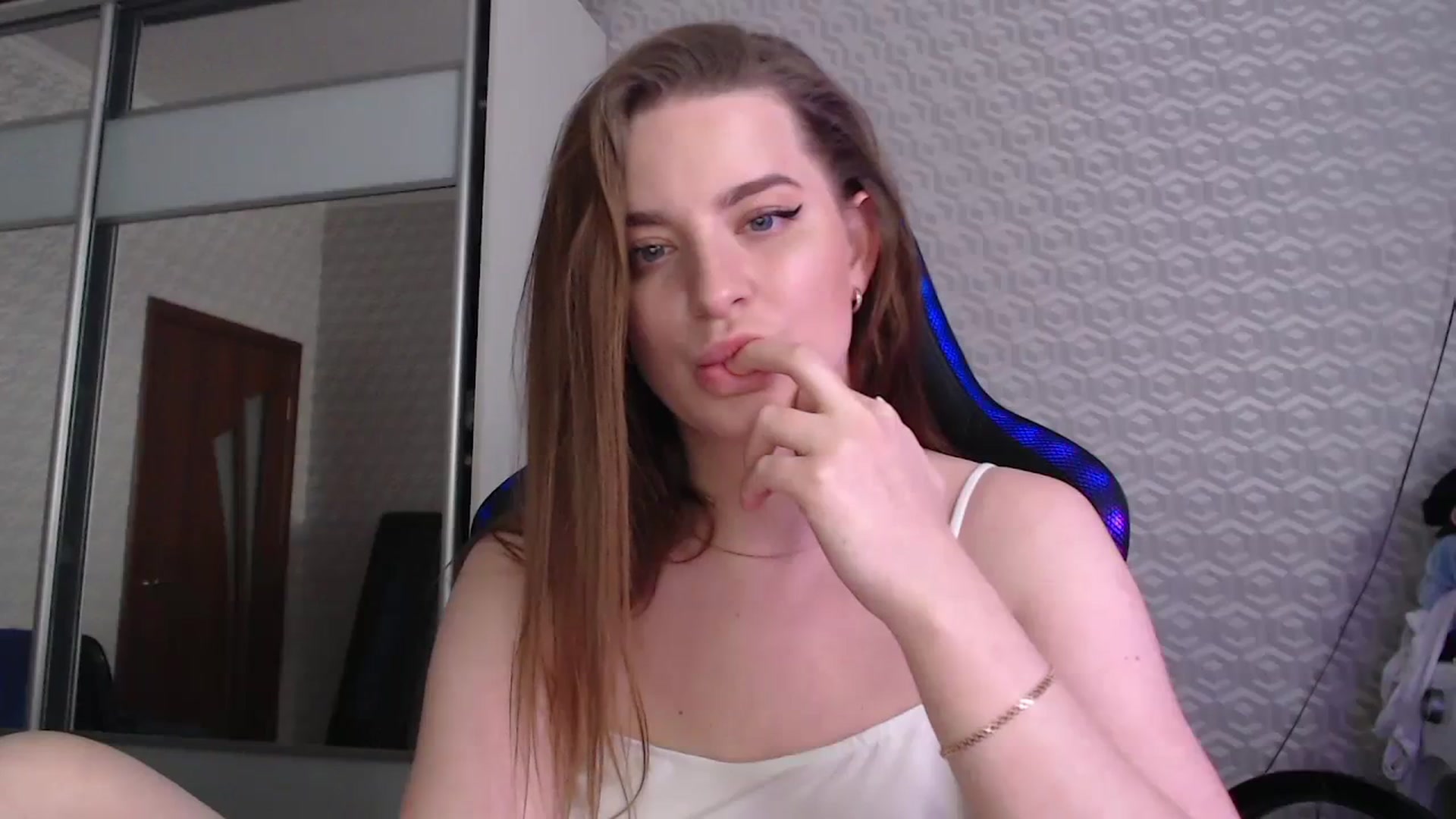 Gallery image thumbnail from An_Basset's myfreecams stream on, 03/11/2024, 20:31 image 5 of 20