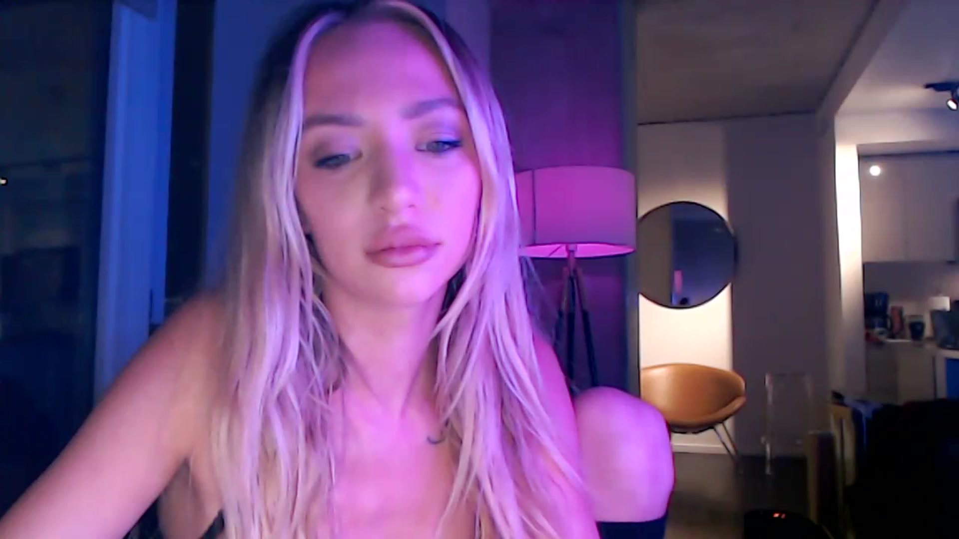 Gallery image thumbnail from AnaFoxx's myfreecams stream on, 12/03/2022, 03:56 image 2 of 20