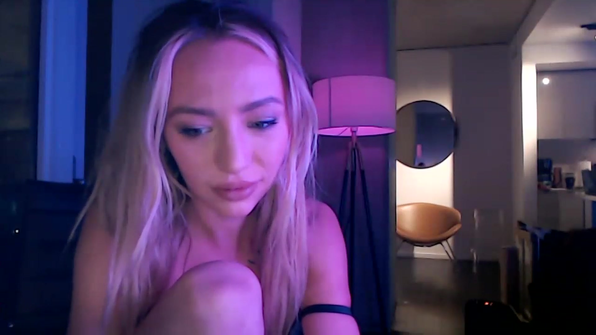 Gallery image thumbnail from AnaFoxx's myfreecams stream on, 12/03/2022, 03:56 image 20 of 20
