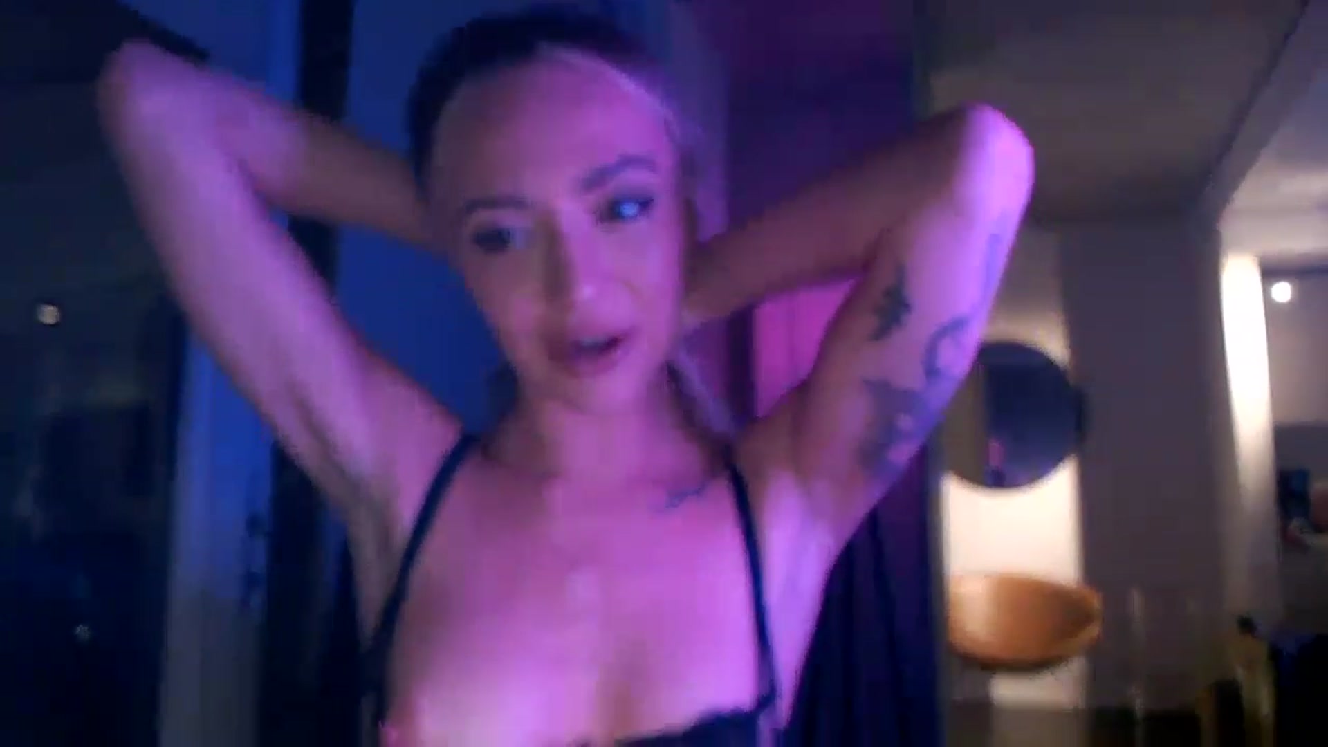 Gallery image thumbnail from AnaFoxx's myfreecams stream on, 12/03/2022, 03:56 image 13 of 20