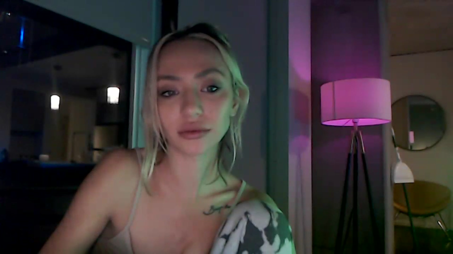 Gallery image thumbnail from AnaFoxx's myfreecams stream on, 12/05/2022, 10:13 image 13 of 20