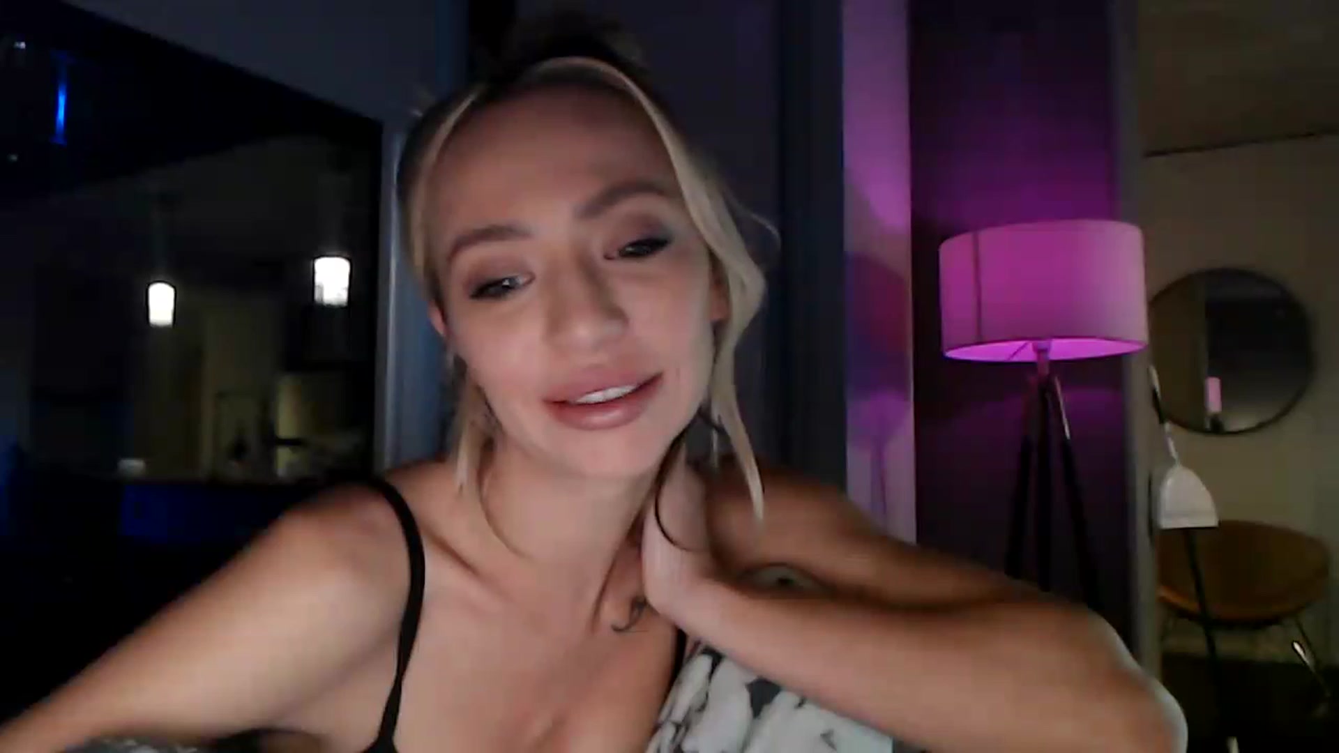 Gallery image thumbnail from AnaFoxx's myfreecams stream on, 12/05/2022, 10:13 image 1 of 20