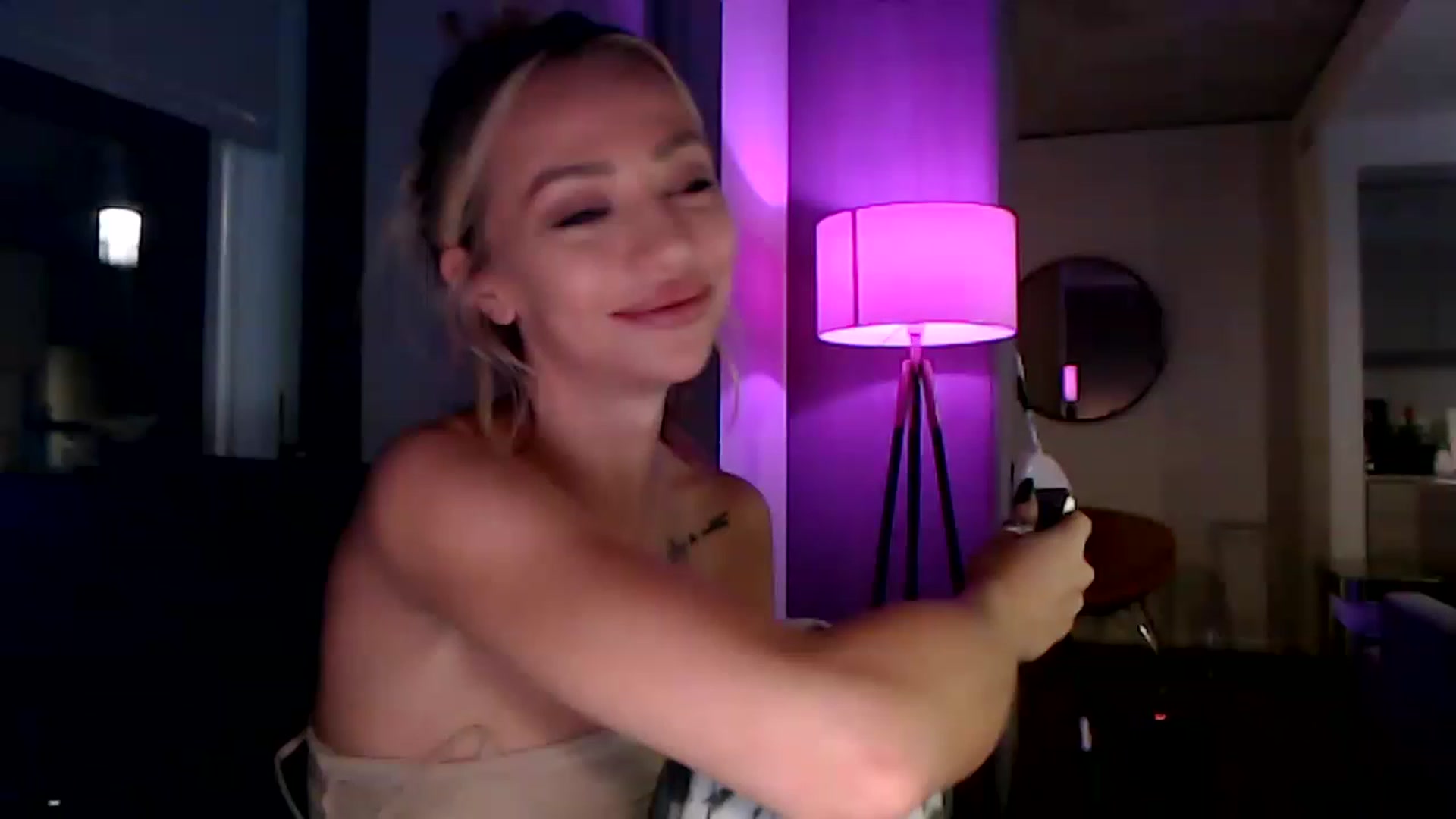 Gallery image thumbnail from AnaFoxx's myfreecams stream on, 12/05/2022, 11:21 image 5 of 20