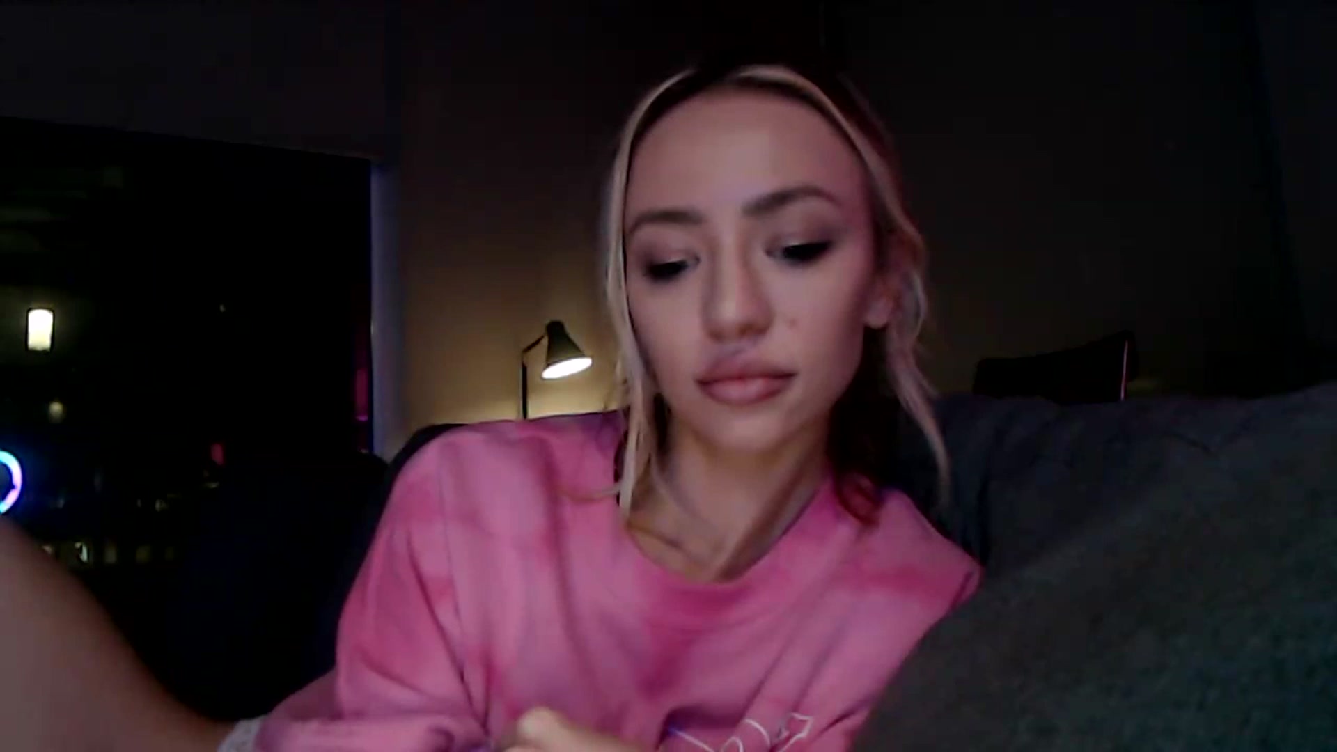 Gallery image thumbnail from AnaFoxx's myfreecams stream on, 12/05/2022, 12:30 image 4 of 20