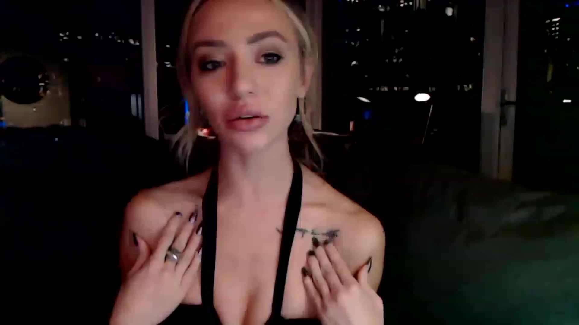 Gallery image thumbnail from AnaFoxx's myfreecams stream on, 12/06/2022, 02:11 image 8 of 20