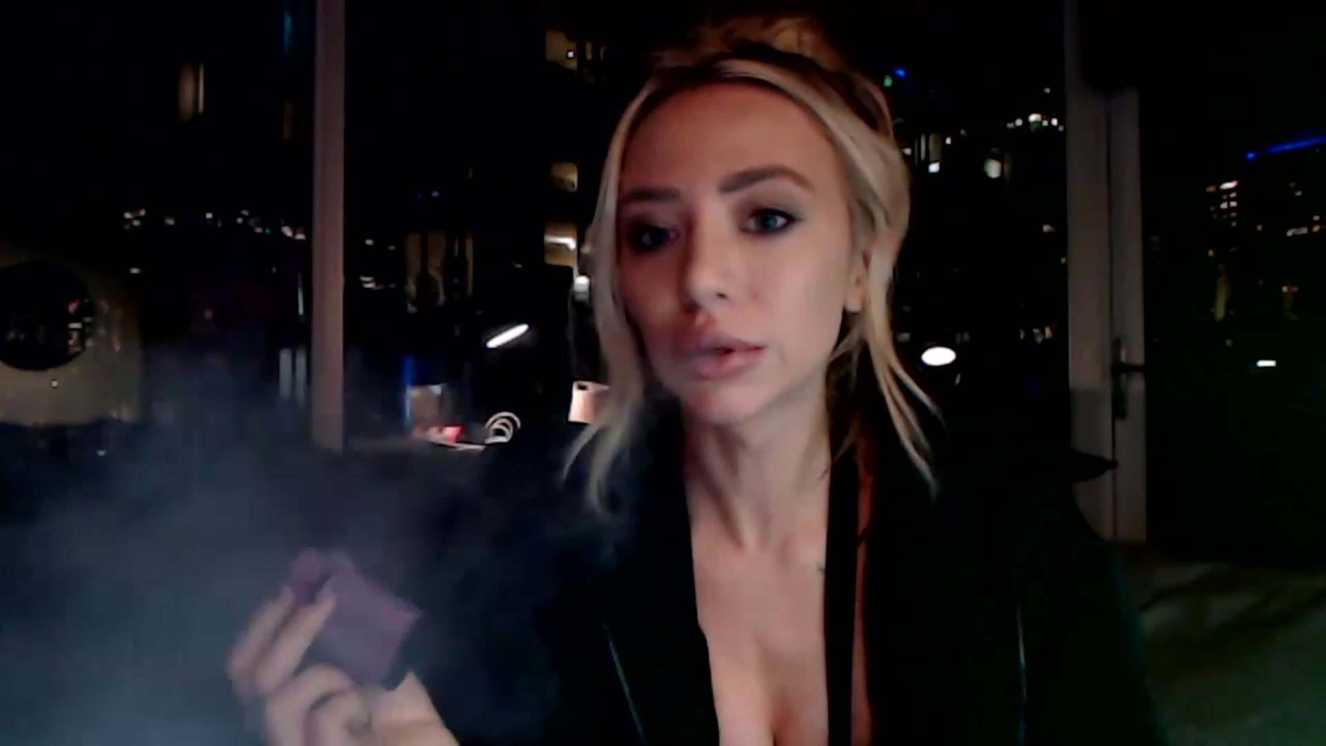 Gallery image thumbnail from AnaFoxx's myfreecams stream on, 12/06/2022, 02:11 image 15 of 20