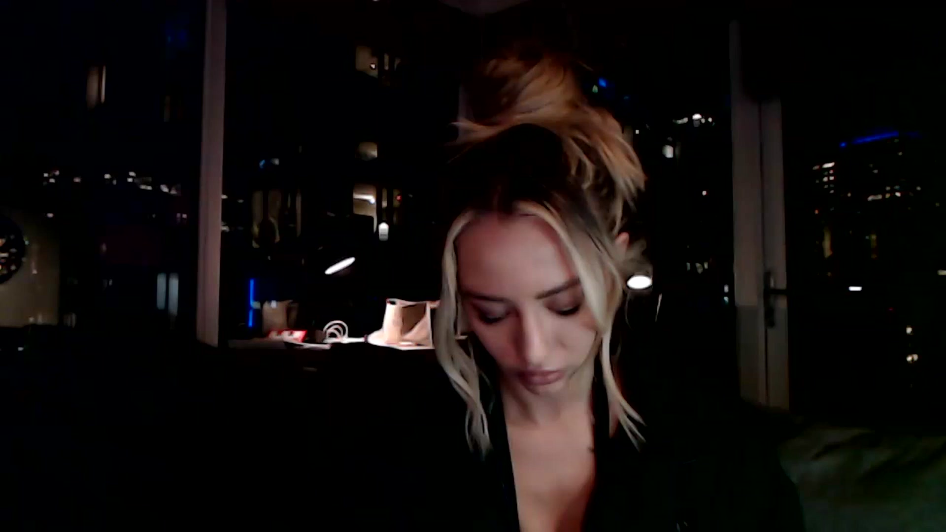 Gallery image thumbnail from AnaFoxx's myfreecams stream on, 12/06/2022, 02:11 image 4 of 20
