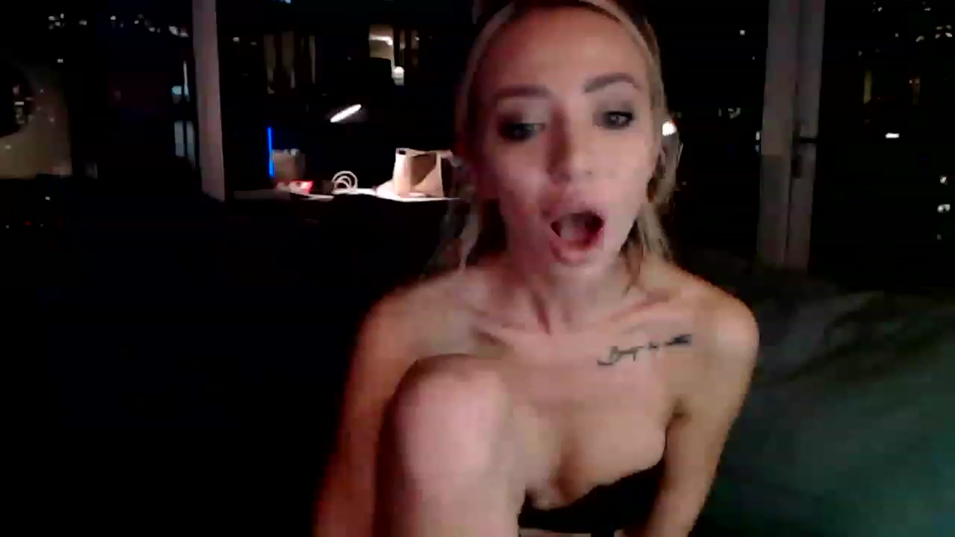 Gallery image thumbnail from AnaFoxx's myfreecams stream on, 12/06/2022, 02:35 image 20 of 20