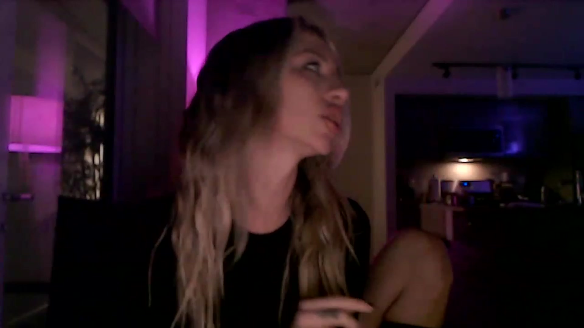 Gallery image thumbnail from AnaFoxx's myfreecams stream on, 12/07/2022, 04:42 image 4 of 20