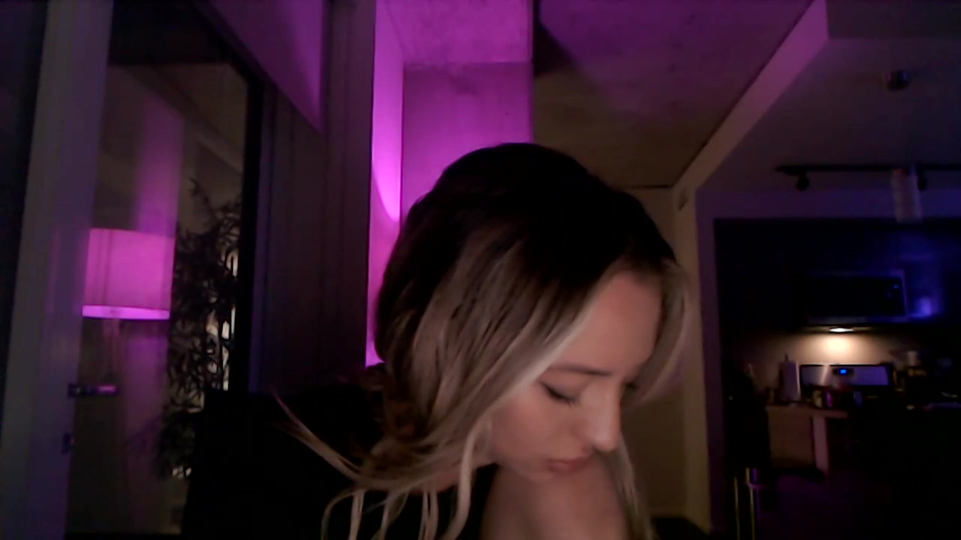 Gallery image thumbnail from AnaFoxx's myfreecams stream on, 12/07/2022, 04:42 image 12 of 20