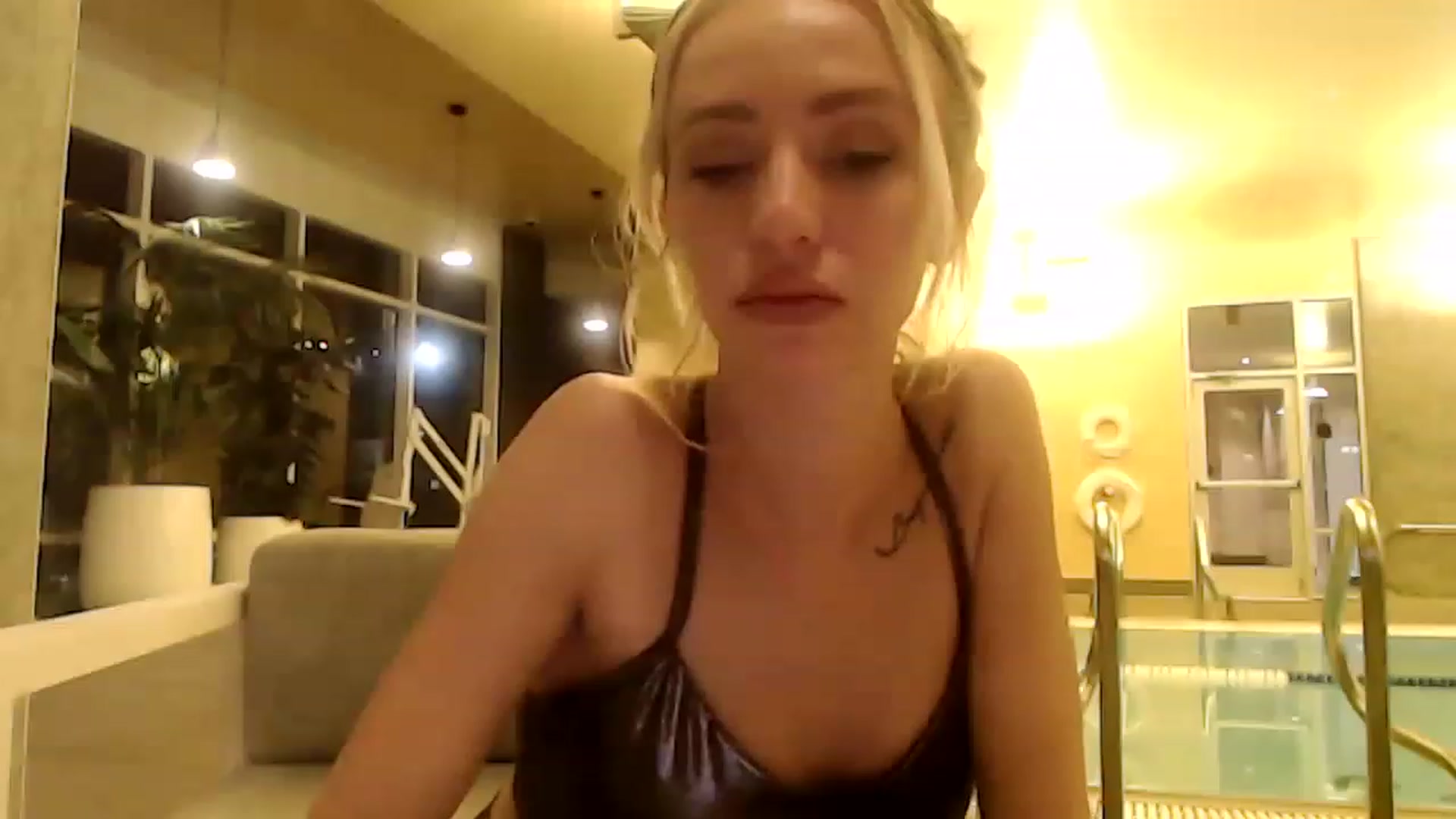 Gallery image thumbnail from AnaFoxx's myfreecams stream on, 12/12/2022, 09:42 image 6 of 20