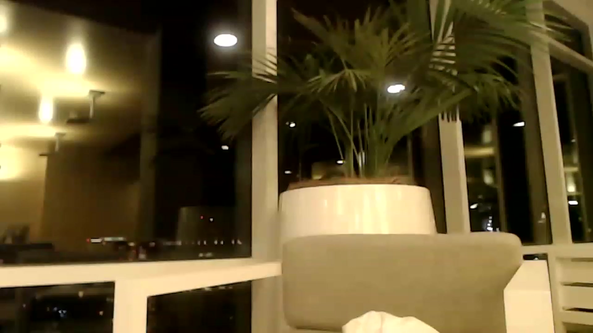 Gallery image thumbnail from AnaFoxx's myfreecams stream on, 12/12/2022, 10:08 image 18 of 20