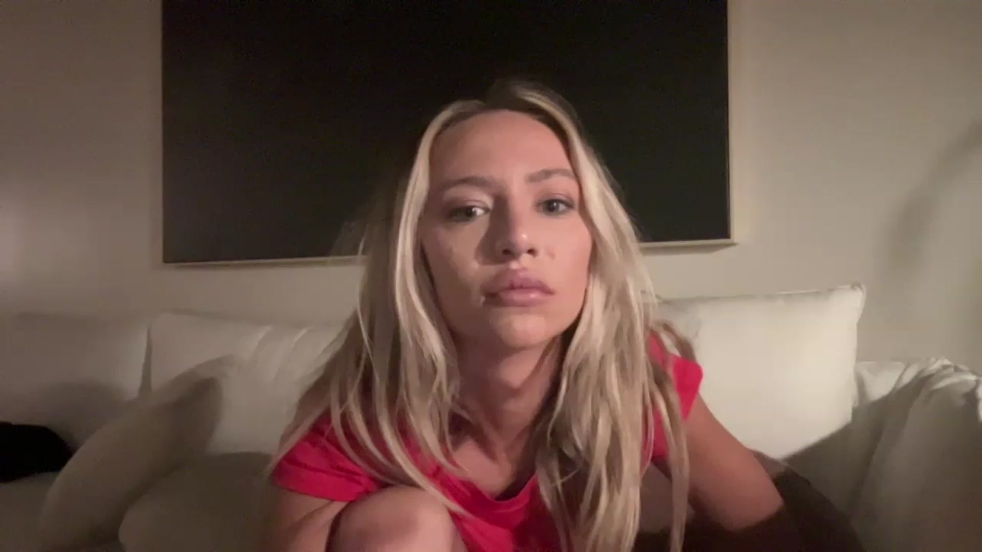 Gallery image thumbnail from AnaFoxx's myfreecams stream on, 12/18/2022, 06:52 image 7 of 20