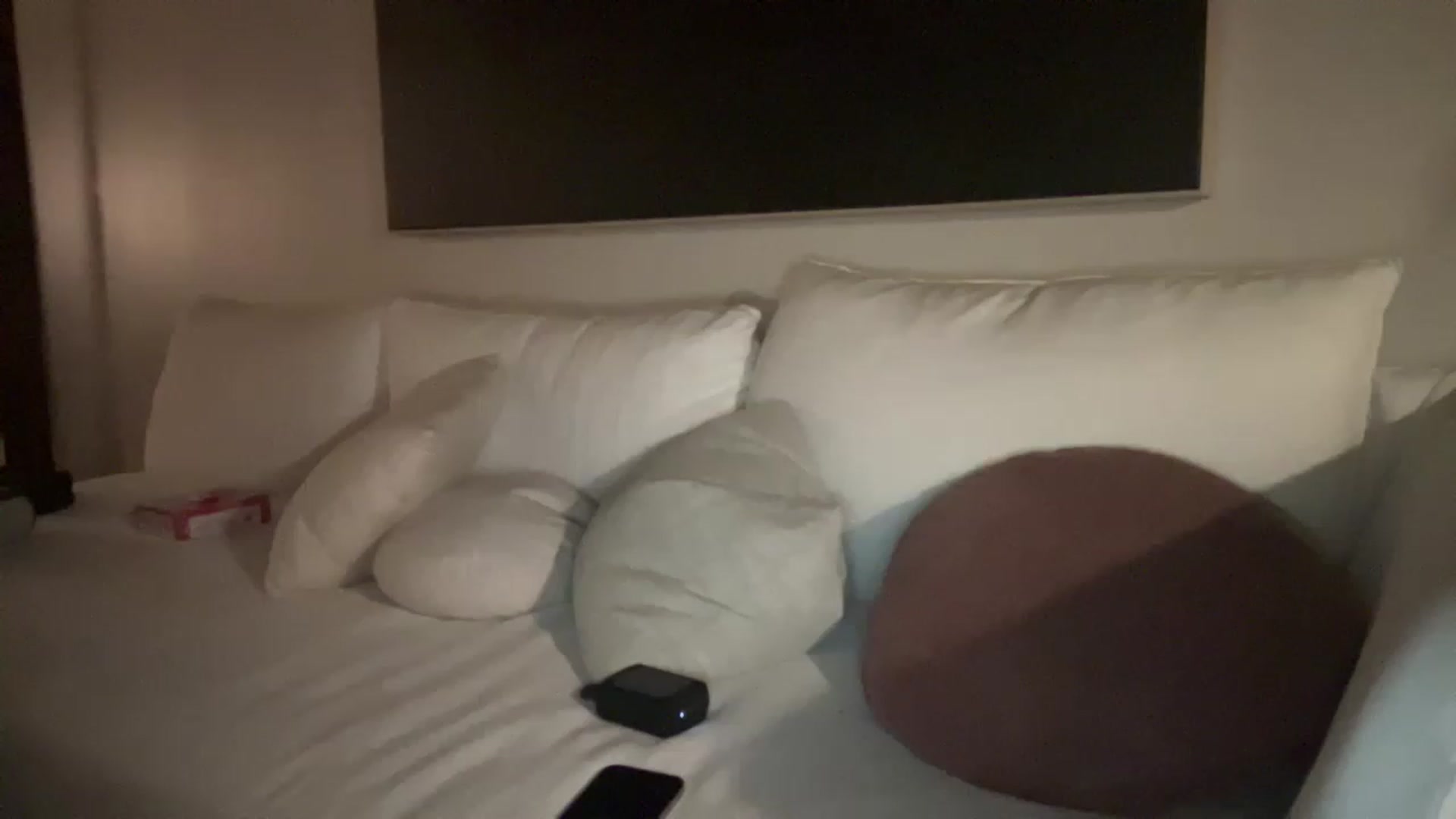 Gallery image thumbnail from AnaFoxx's myfreecams stream on, 12/18/2022, 08:37 image 6 of 20