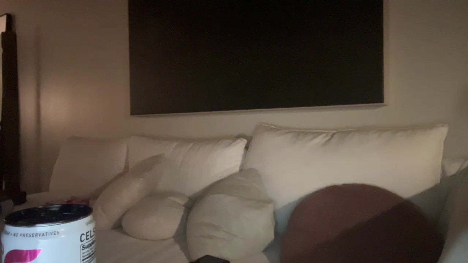 Gallery image thumbnail from AnaFoxx's myfreecams stream on, 12/18/2022, 08:37 image 7 of 20