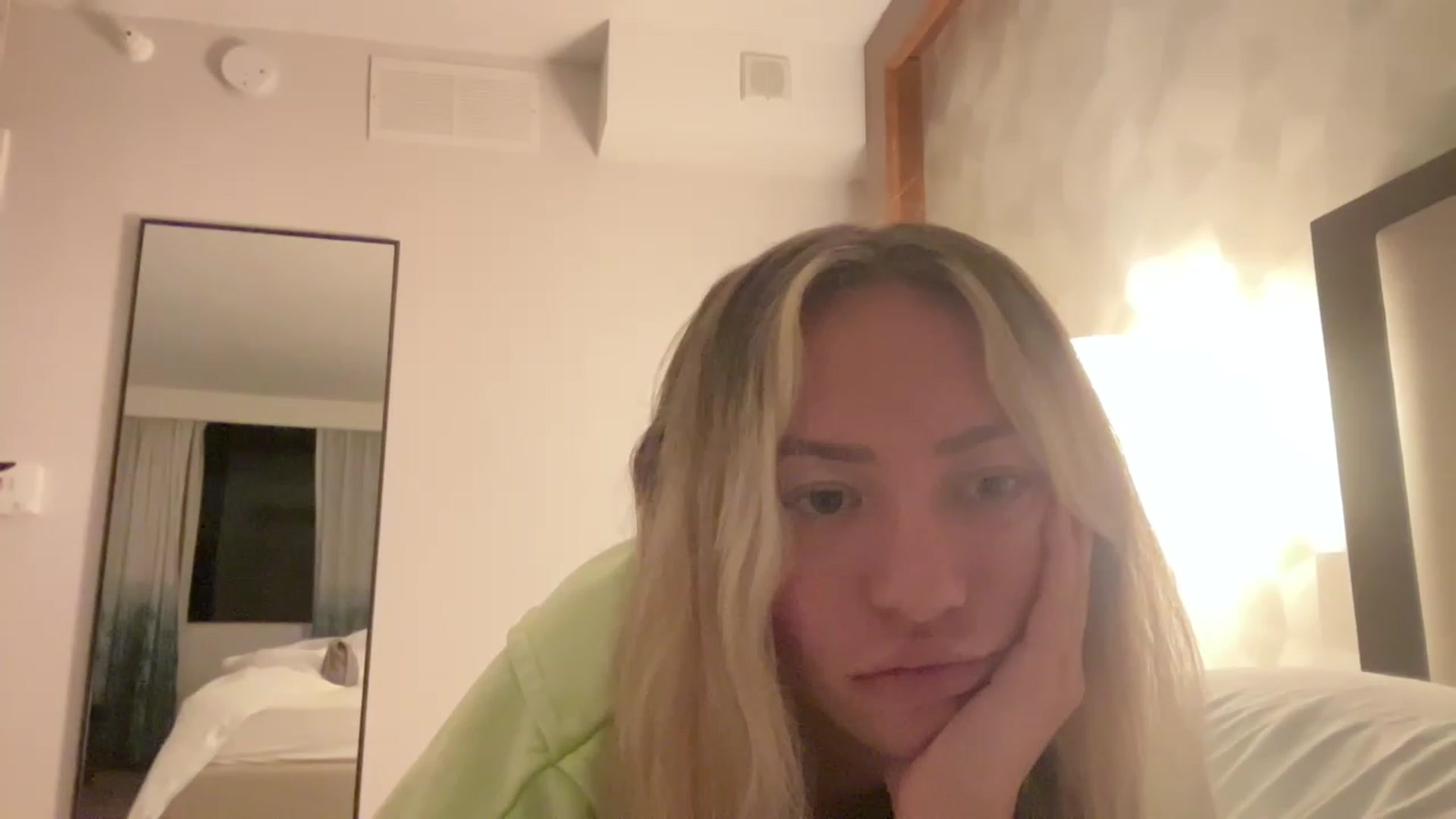Gallery image thumbnail from AnaFoxx's myfreecams stream on, 12/23/2022, 04:43 image 9 of 20