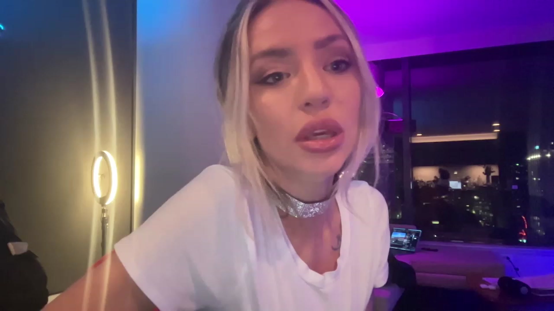 Gallery image thumbnail from AnaFoxx's myfreecams stream on, 01/04/2023, 08:04 image 2 of 20