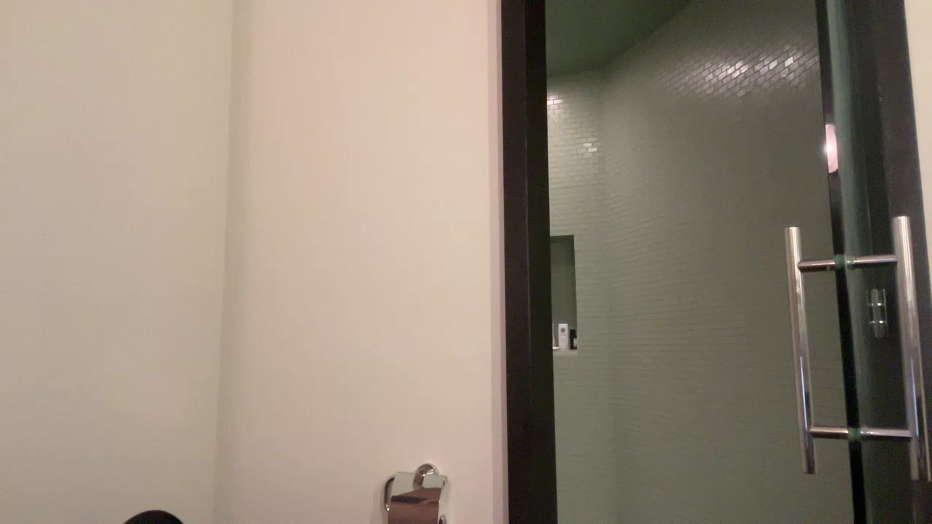 Gallery image thumbnail from AnaFoxx's myfreecams stream on, 03/01/2023, 12:36 image 3 of 20