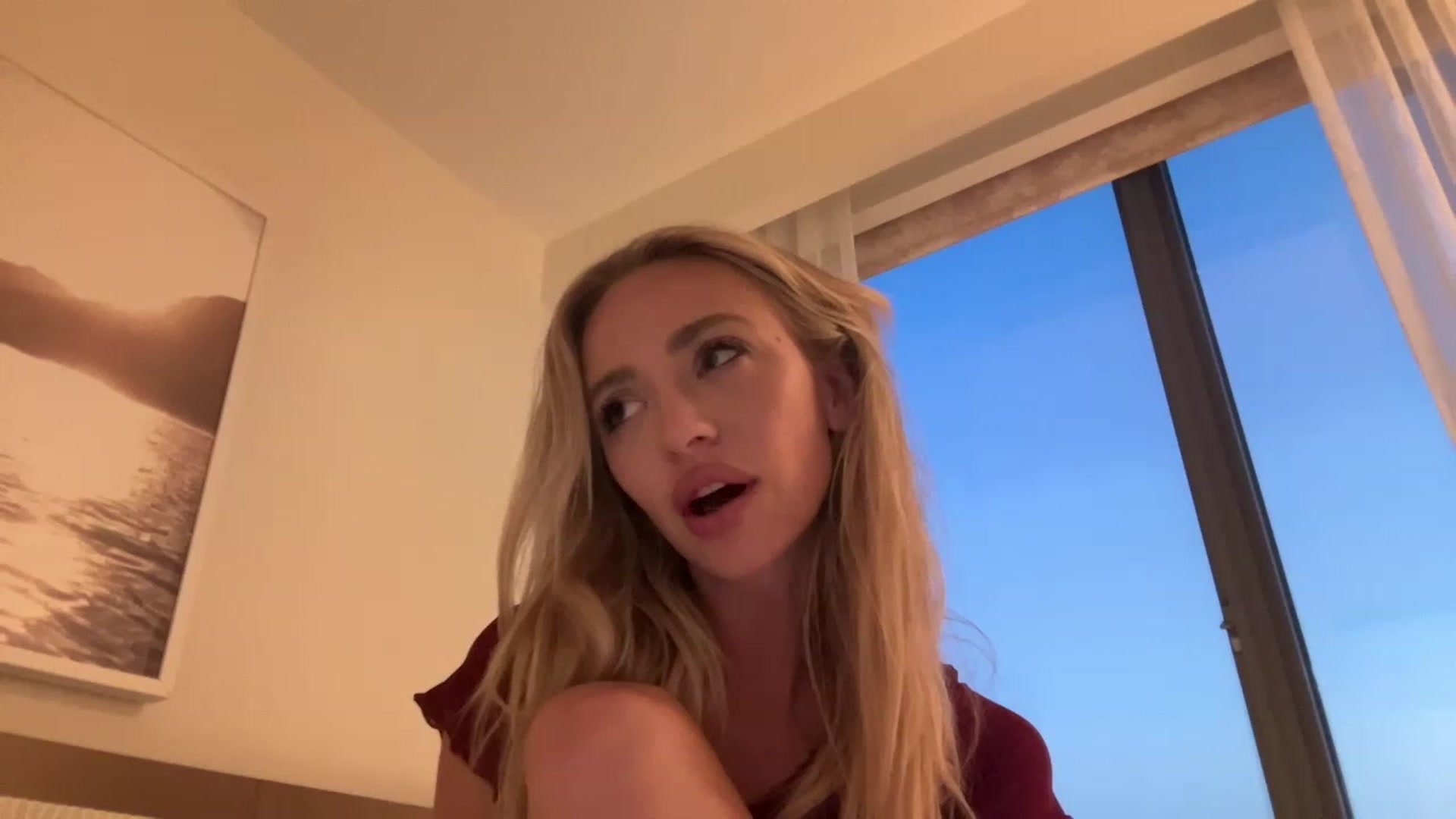 Gallery image thumbnail from AnaFoxx's myfreecams stream on, 03/10/2023, 23:53 image 14 of 20