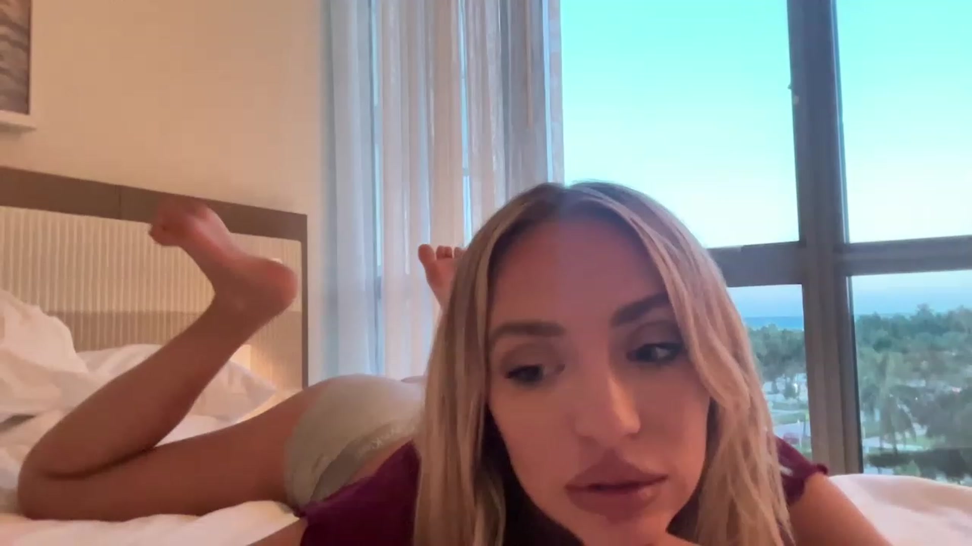 Gallery image thumbnail from AnaFoxx's myfreecams stream on, 03/10/2023, 23:53 image 8 of 20
