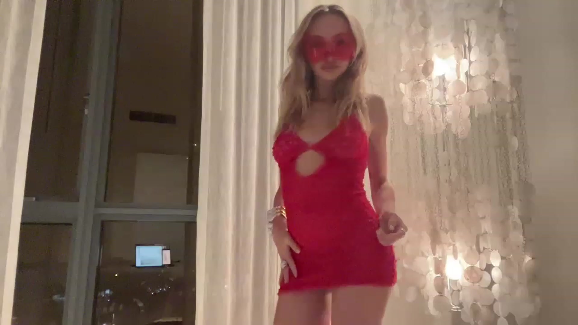 Gallery image thumbnail from AnaFoxx's myfreecams stream on, 03/12/2023, 03:29 image 13 of 20