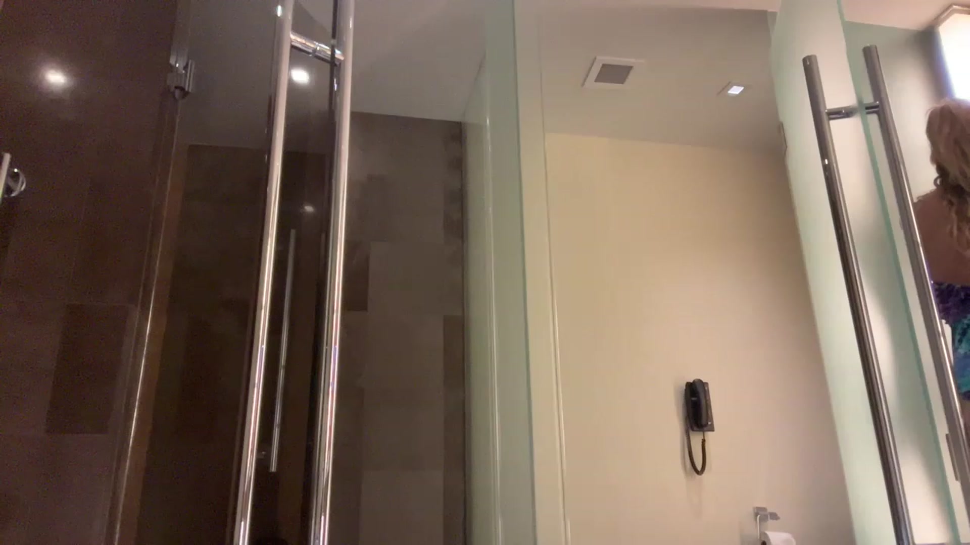 Gallery image thumbnail from AnaFoxx's myfreecams stream on, 03/26/2023, 04:12 image 4 of 20