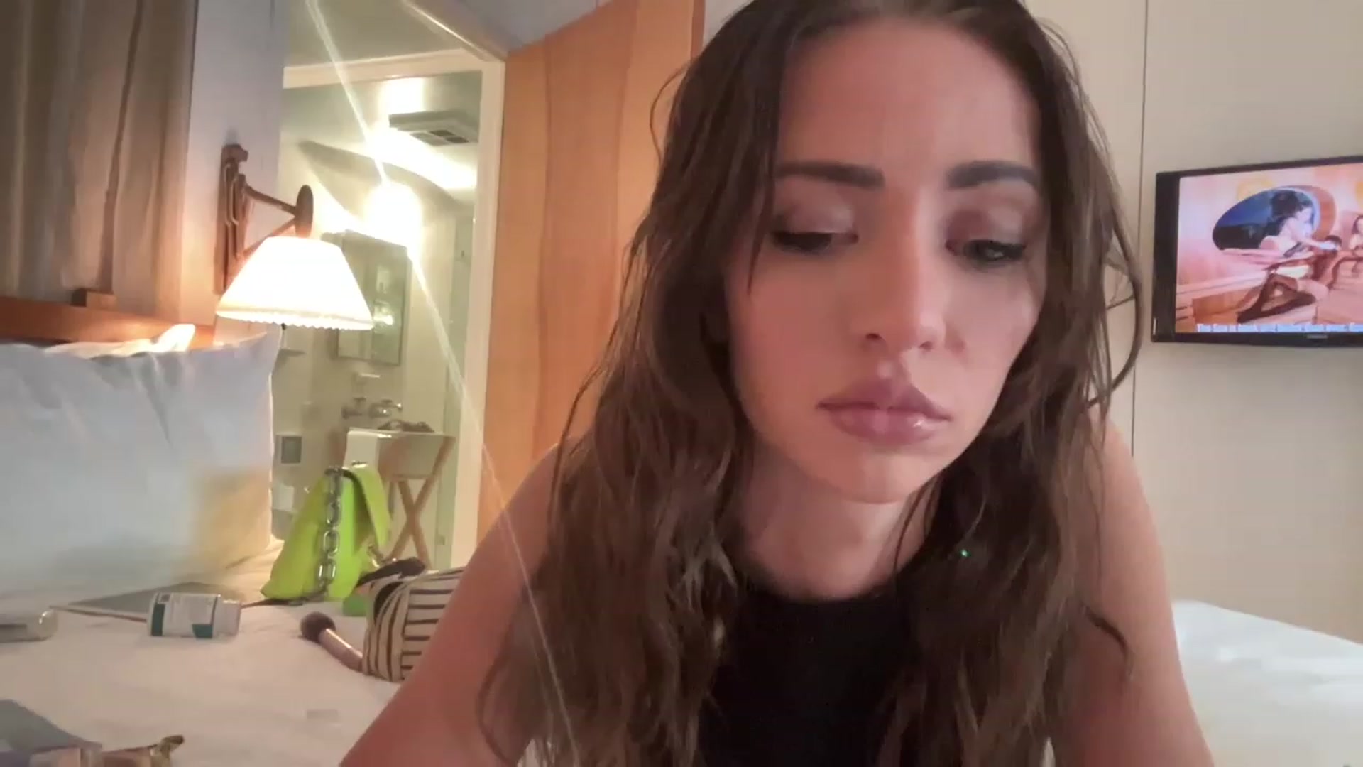 Gallery image thumbnail from AnaFoxx's myfreecams stream on, 05/17/2023, 13:27 image 9 of 20