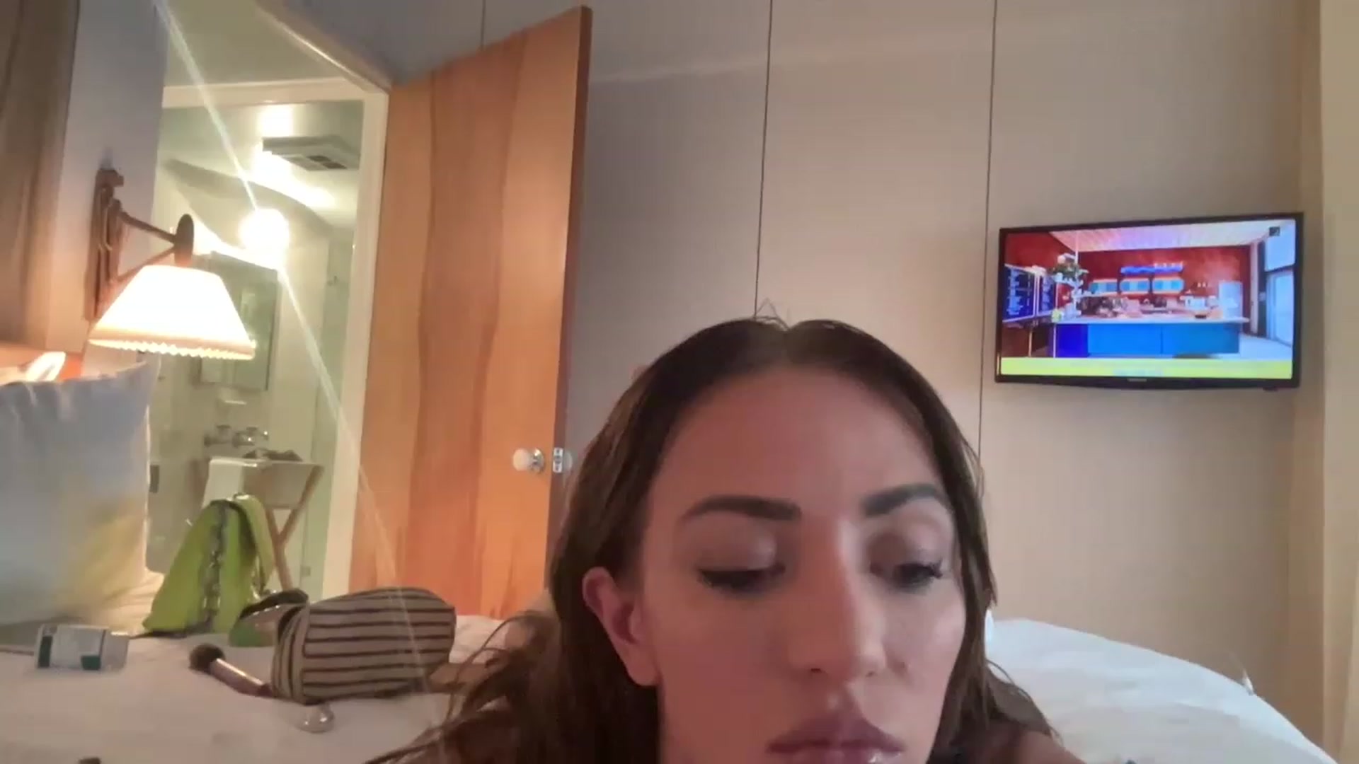 Gallery image thumbnail from AnaFoxx's myfreecams stream on, 05/17/2023, 13:27 image 1 of 20