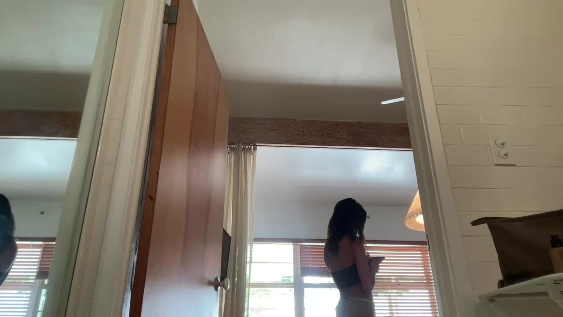 Gallery image thumbnail from AnaFoxx's myfreecams stream on, 05/17/2023, 14:28 image 13 of 20