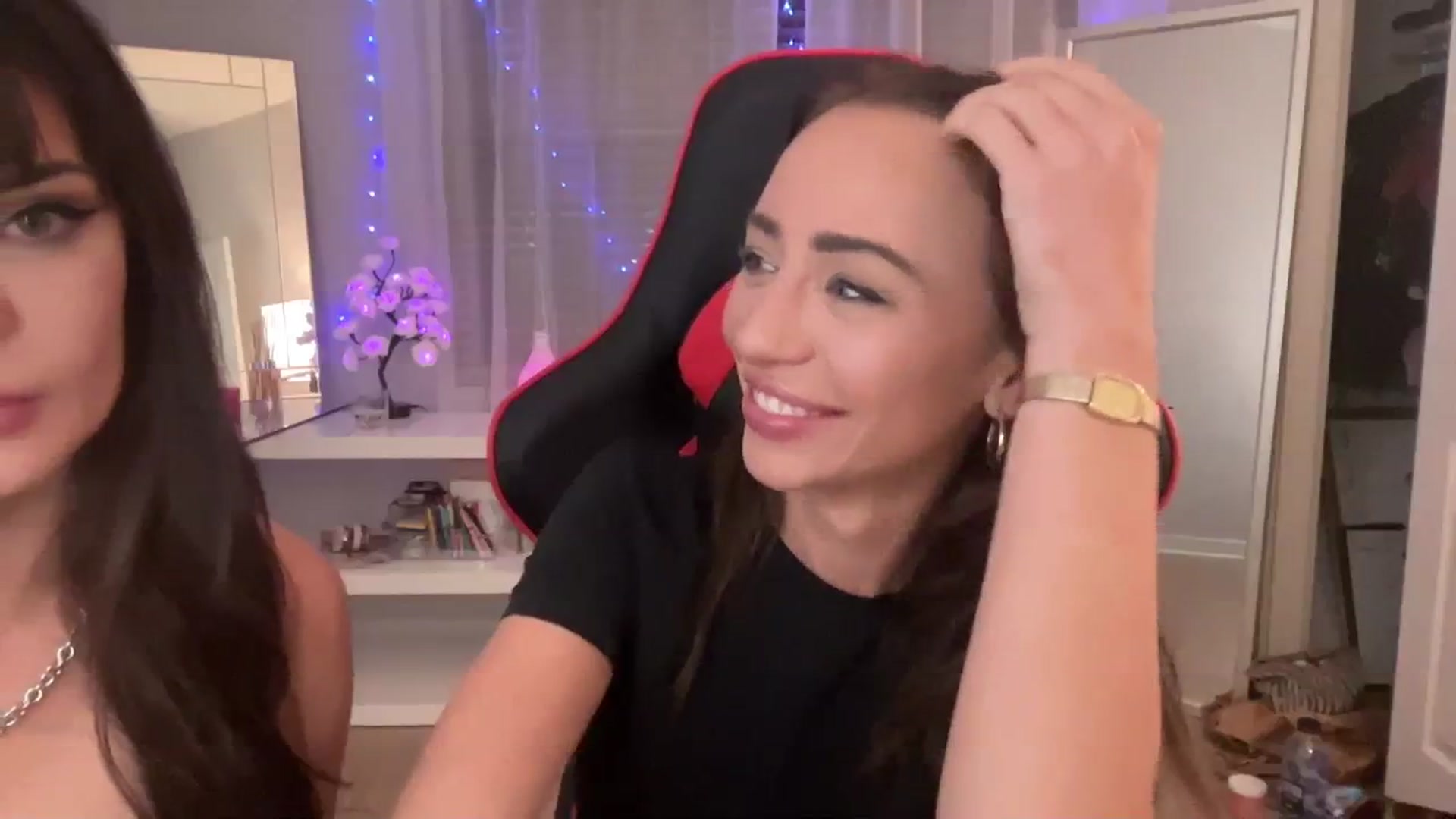 Gallery image thumbnail from AnaFoxx's myfreecams stream on, 08/07/2023, 07:42 image 18 of 20
