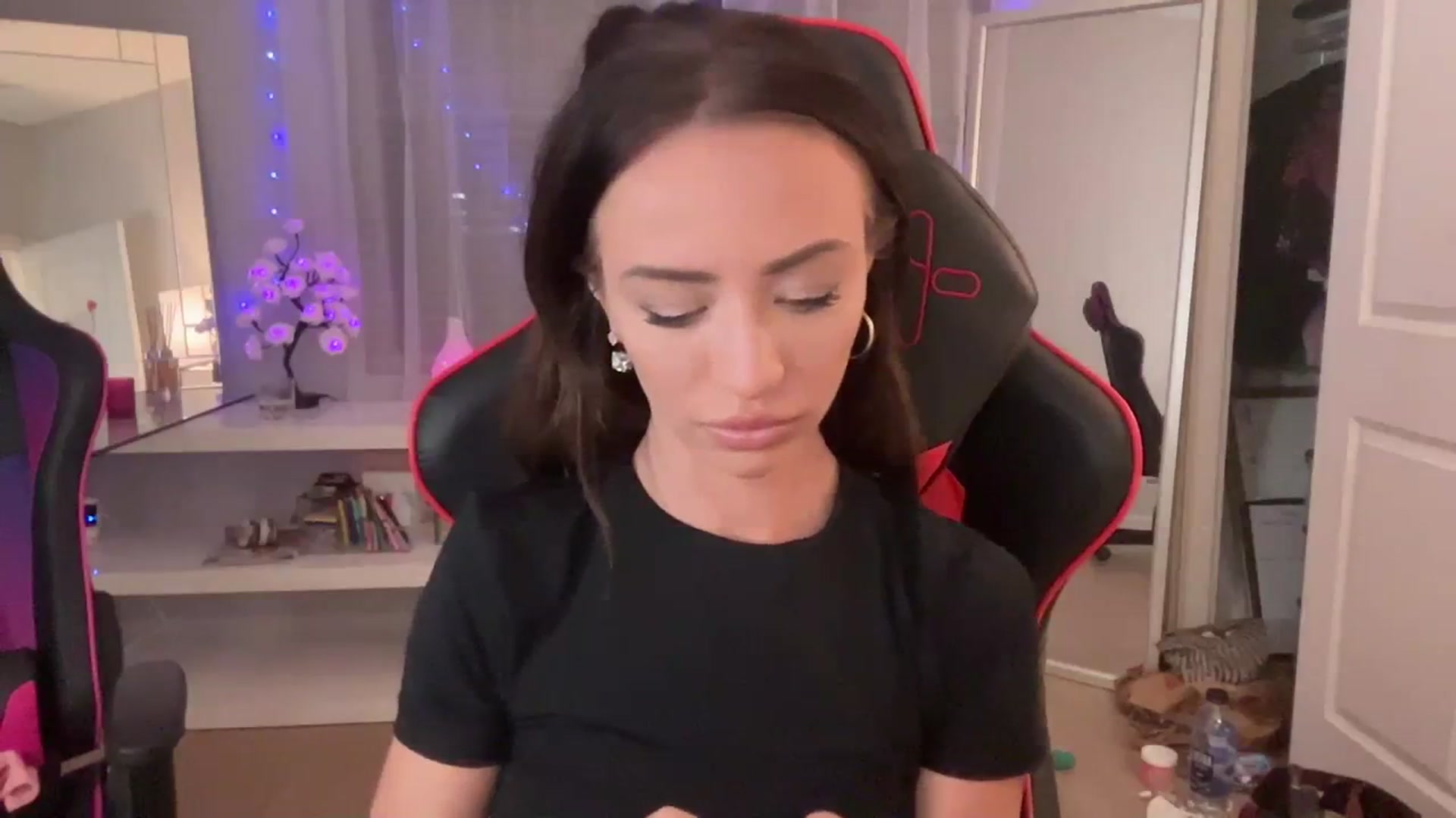 Gallery image thumbnail from AnaFoxx's myfreecams stream on, 08/07/2023, 07:42 image 6 of 20