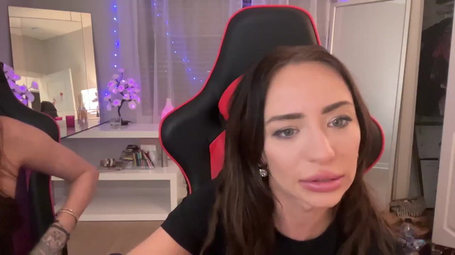 Gallery image thumbnail from AnaFoxx's myfreecams stream on, 08/07/2023, 07:42 image 15 of 20