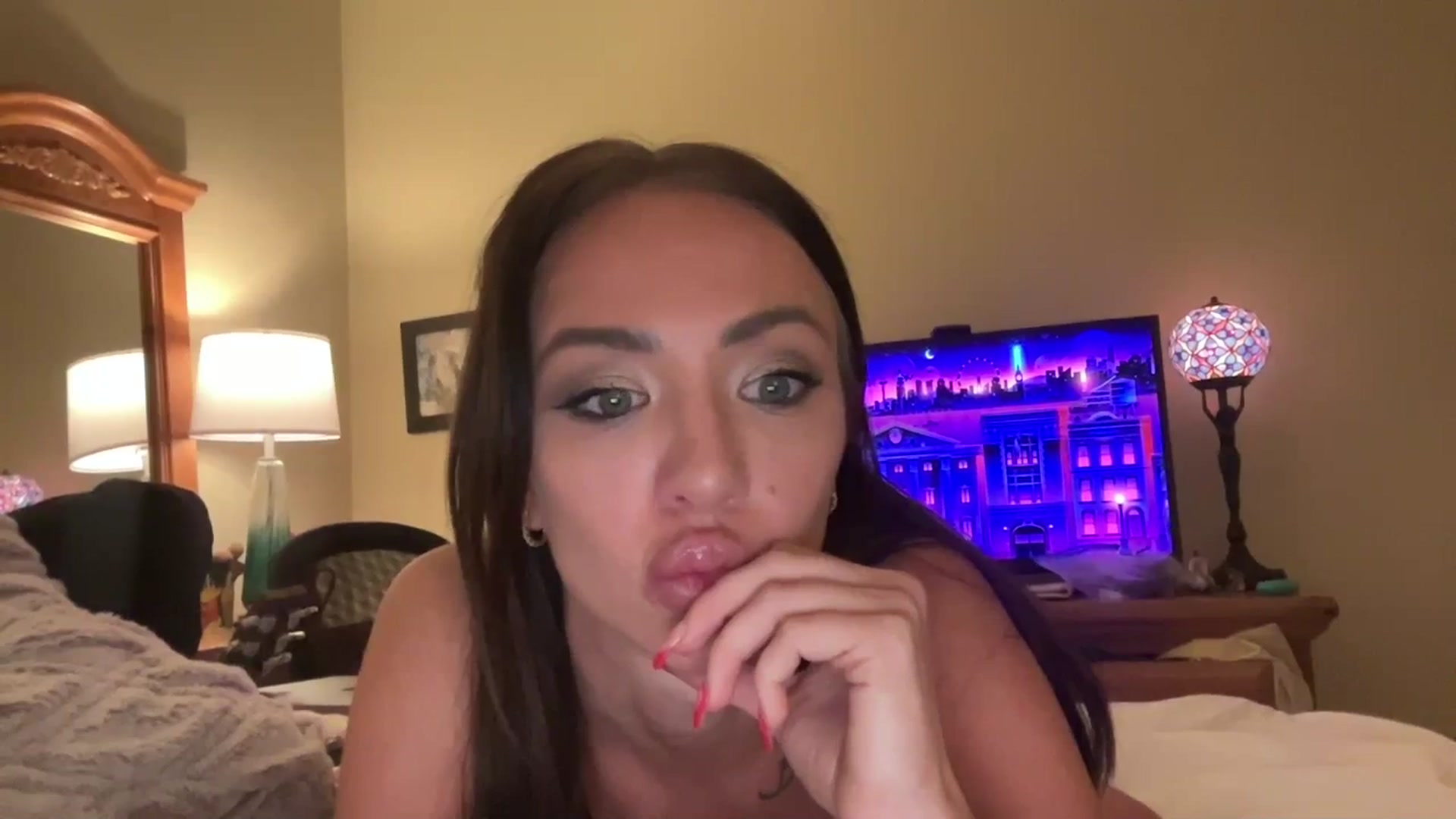 Gallery image thumbnail from AnaFoxx's myfreecams stream on, 08/22/2023, 09:10 image 15 of 20