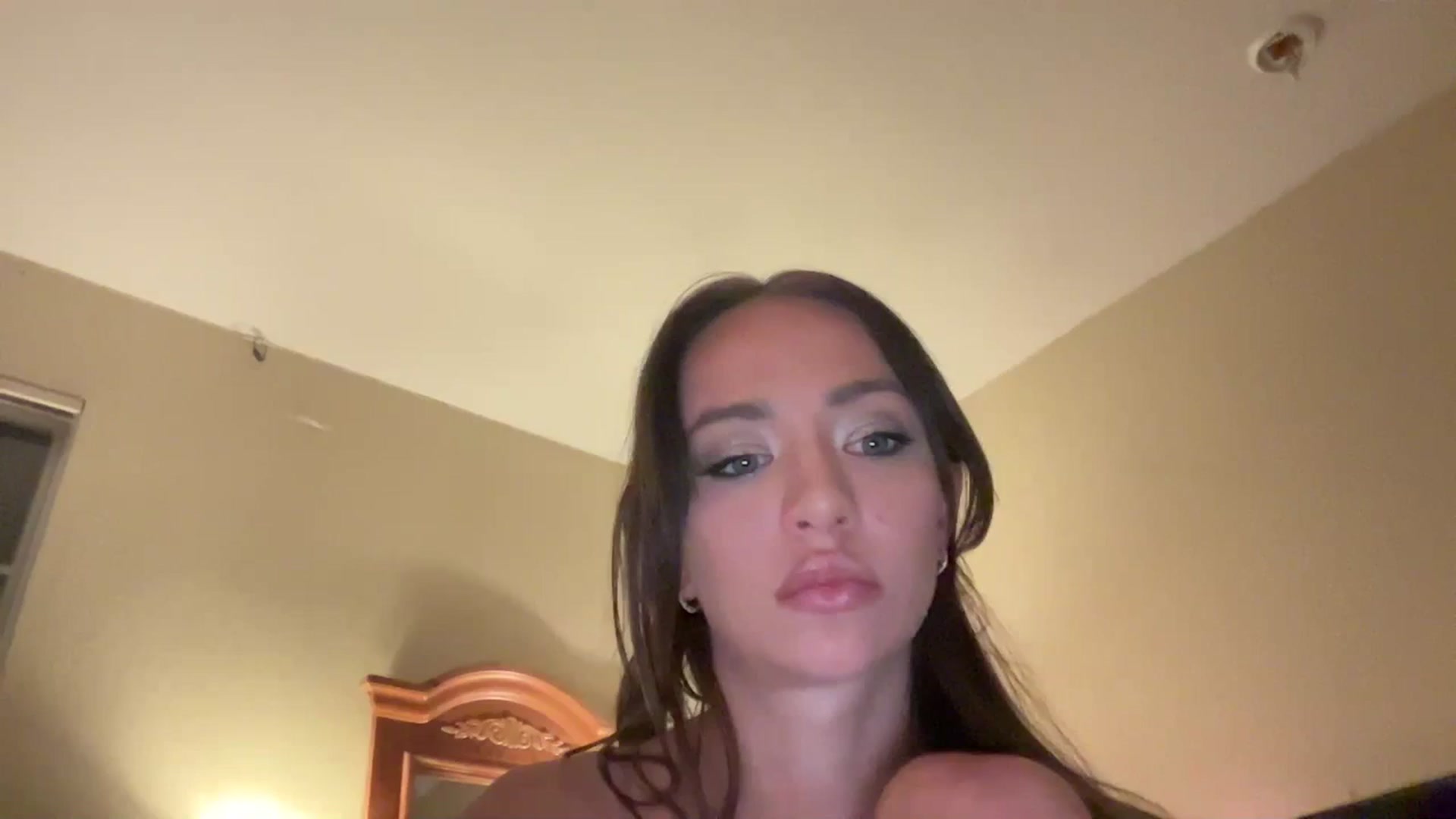 Gallery image thumbnail from AnaFoxx's myfreecams stream on, 08/22/2023, 09:24 image 1 of 20