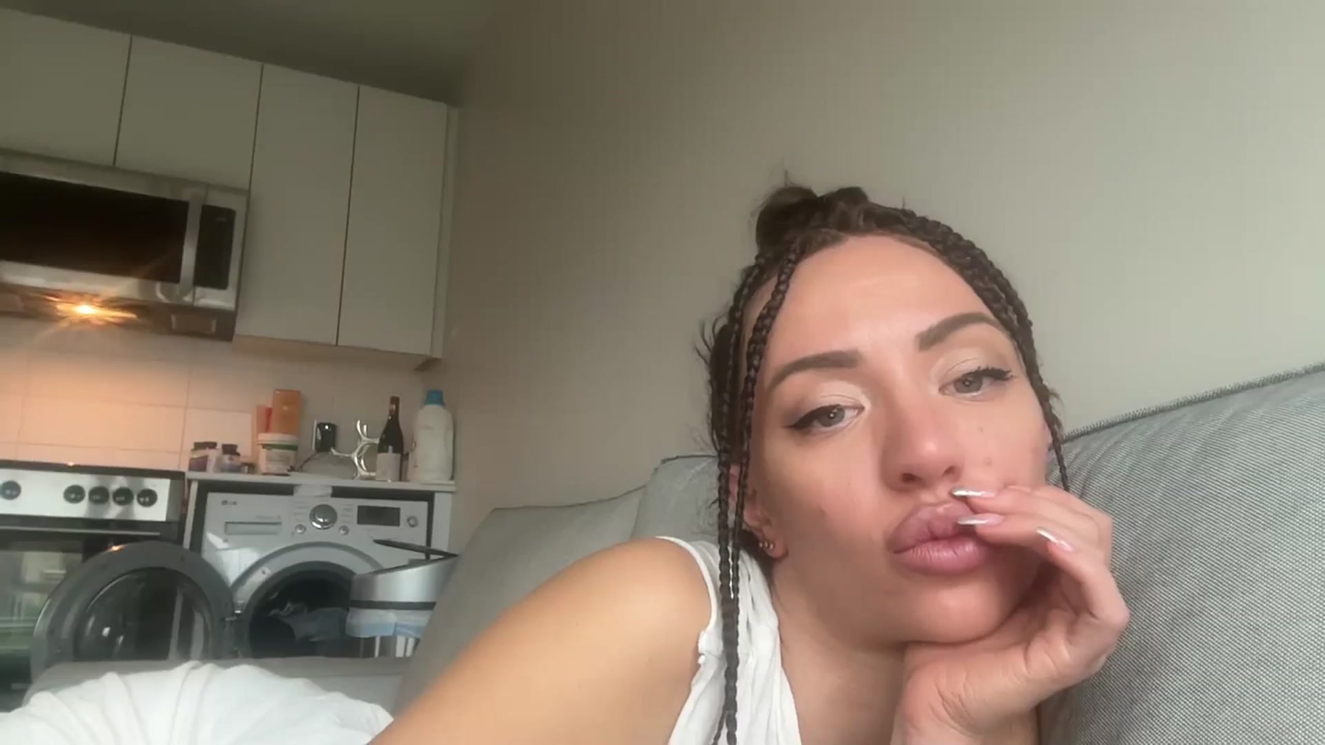 Gallery image thumbnail from AnaFoxx's myfreecams stream on, 09/10/2023, 12:23 image 6 of 20