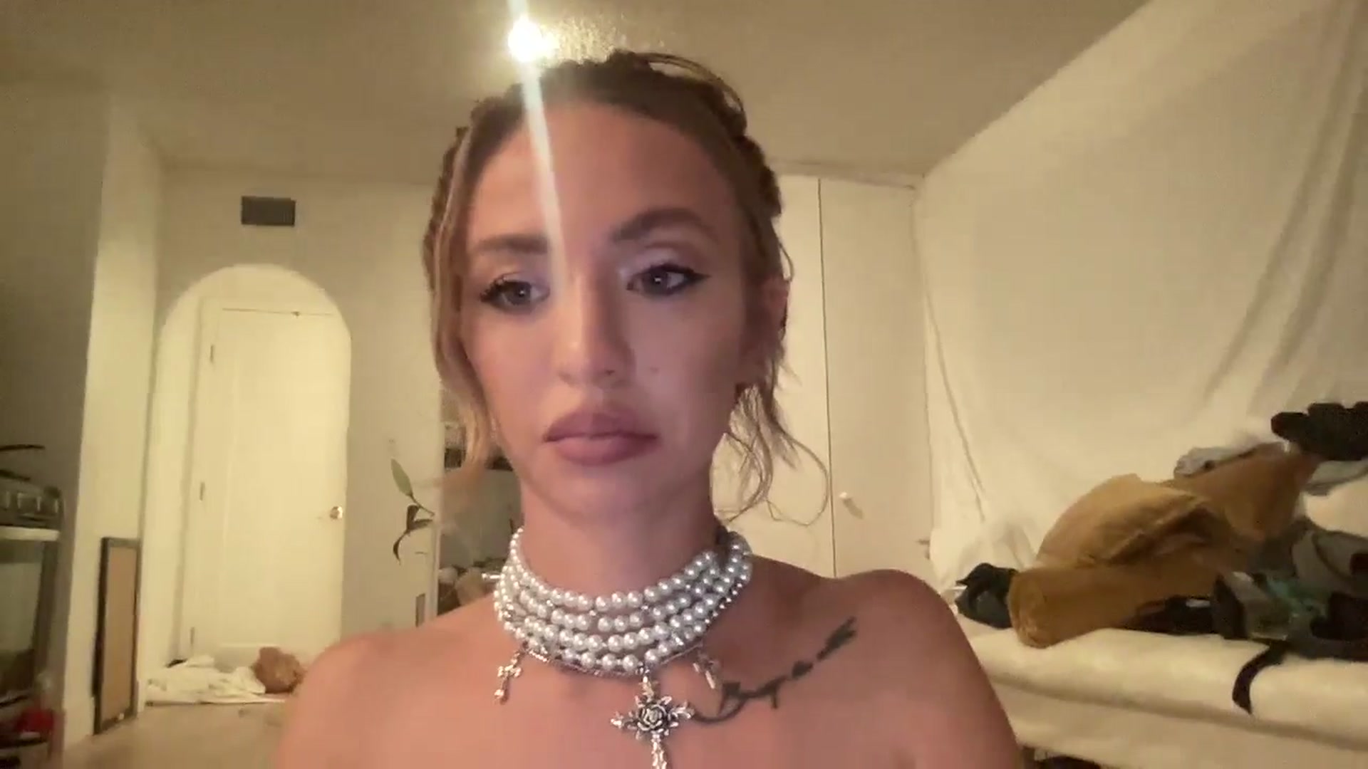 Gallery image thumbnail from AnaFoxx's myfreecams stream on, 10/06/2024, 09:18 image 3 of 20