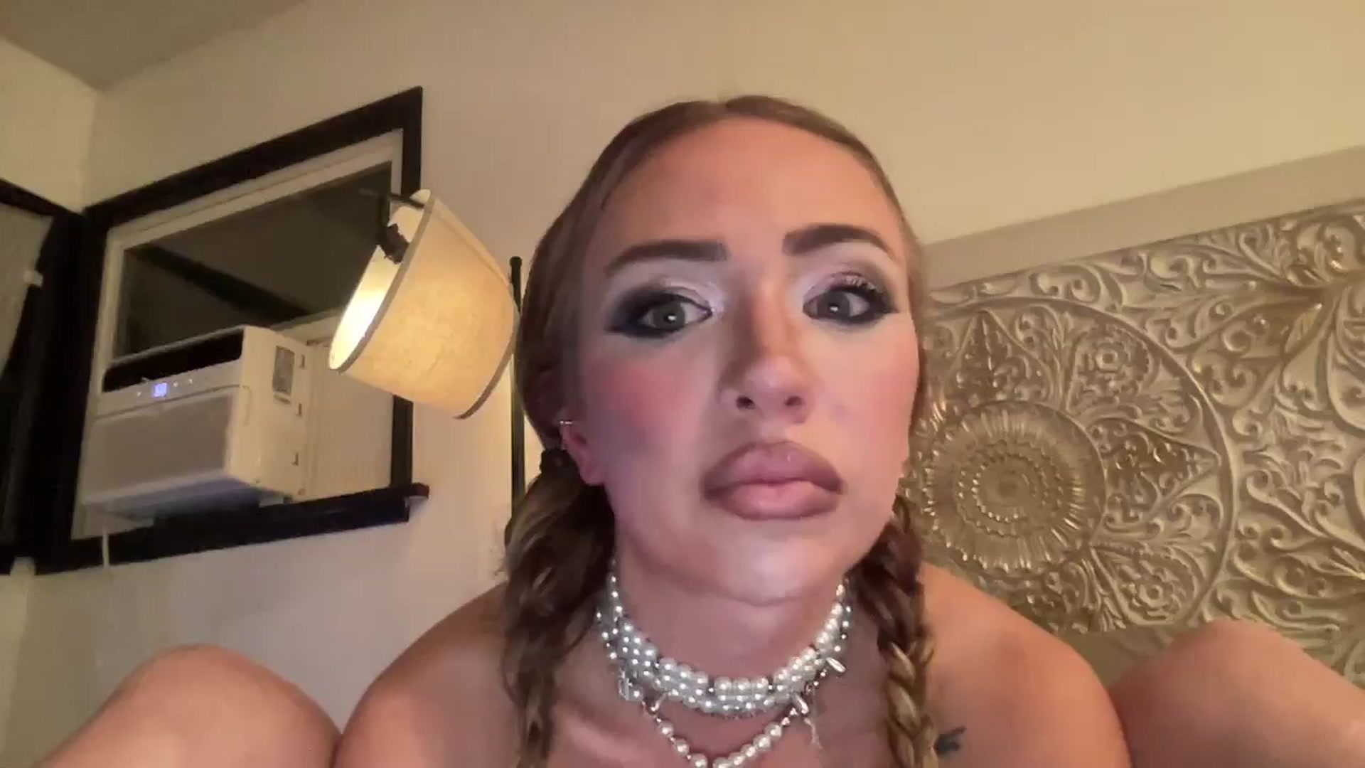 Gallery image thumbnail from AnaFoxx's myfreecams stream on, 10/15/2024, 07:53 image 18 of 20