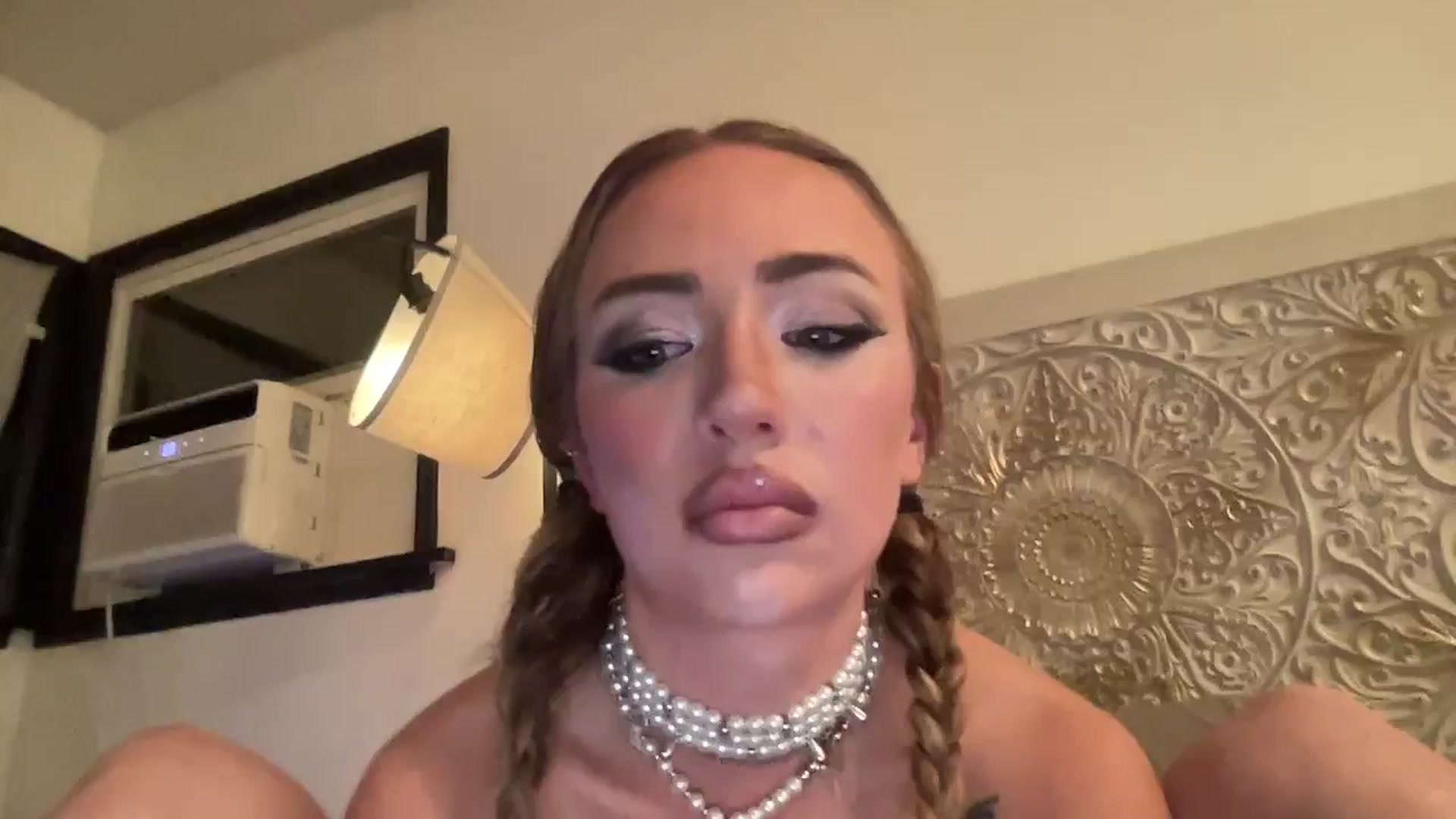 Gallery image thumbnail from AnaFoxx's myfreecams stream on, 10/15/2024, 07:53 image 11 of 20