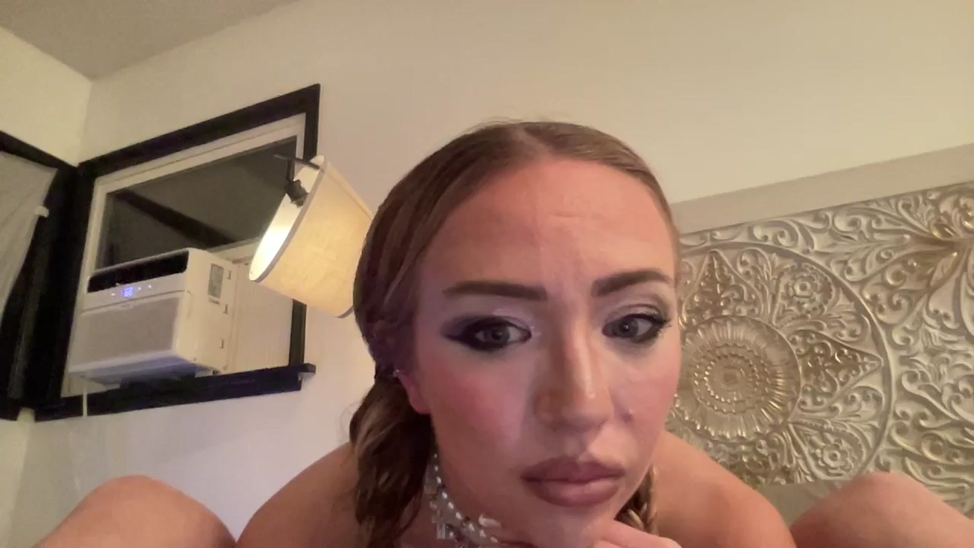 Gallery image thumbnail from AnaFoxx's myfreecams stream on, 10/15/2024, 07:53 image 15 of 20
